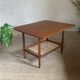 Table basse porte revue vintage en teck et corde