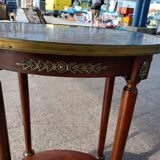 Pedestal table