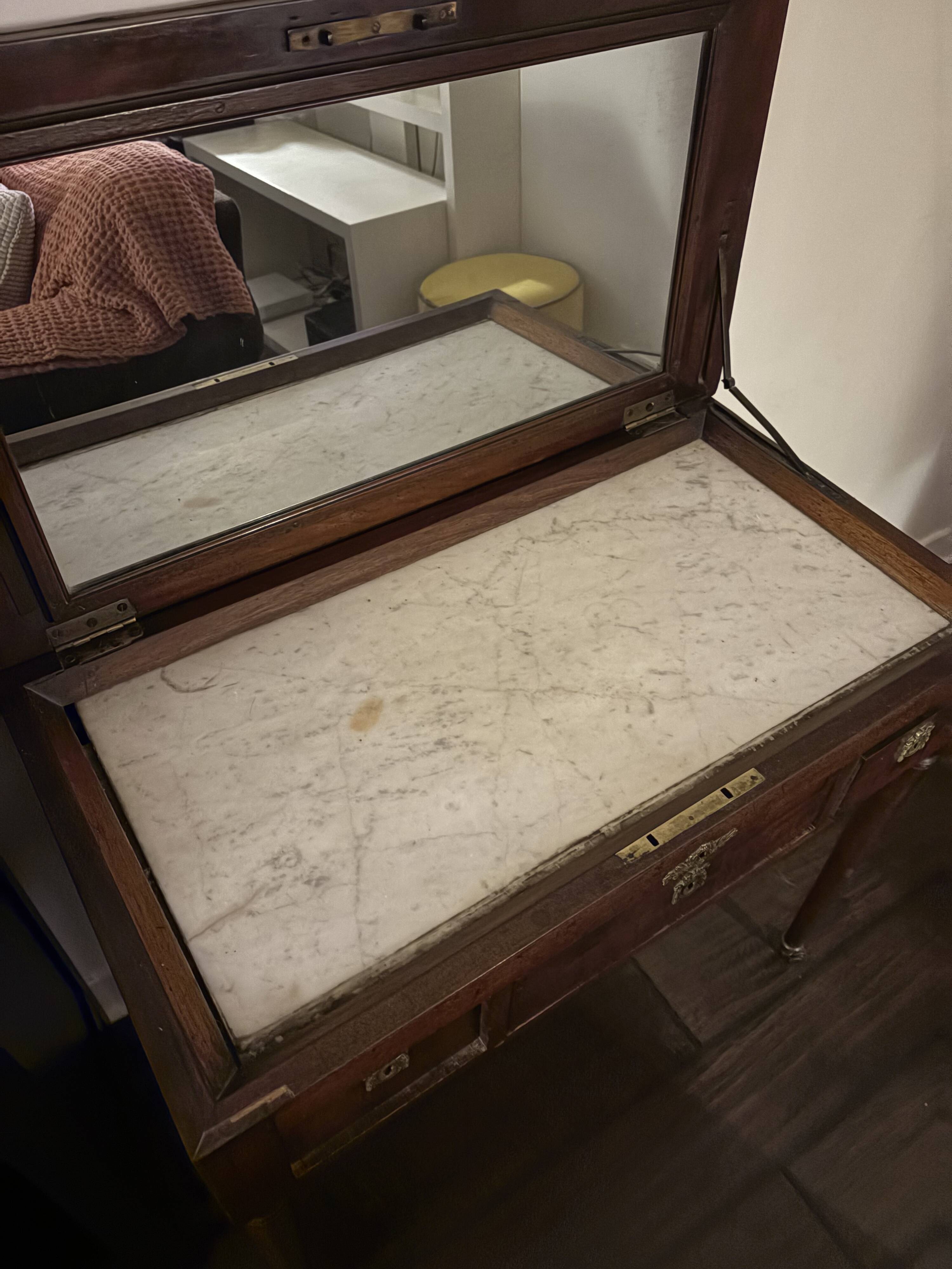 Louis XVI hairdresser