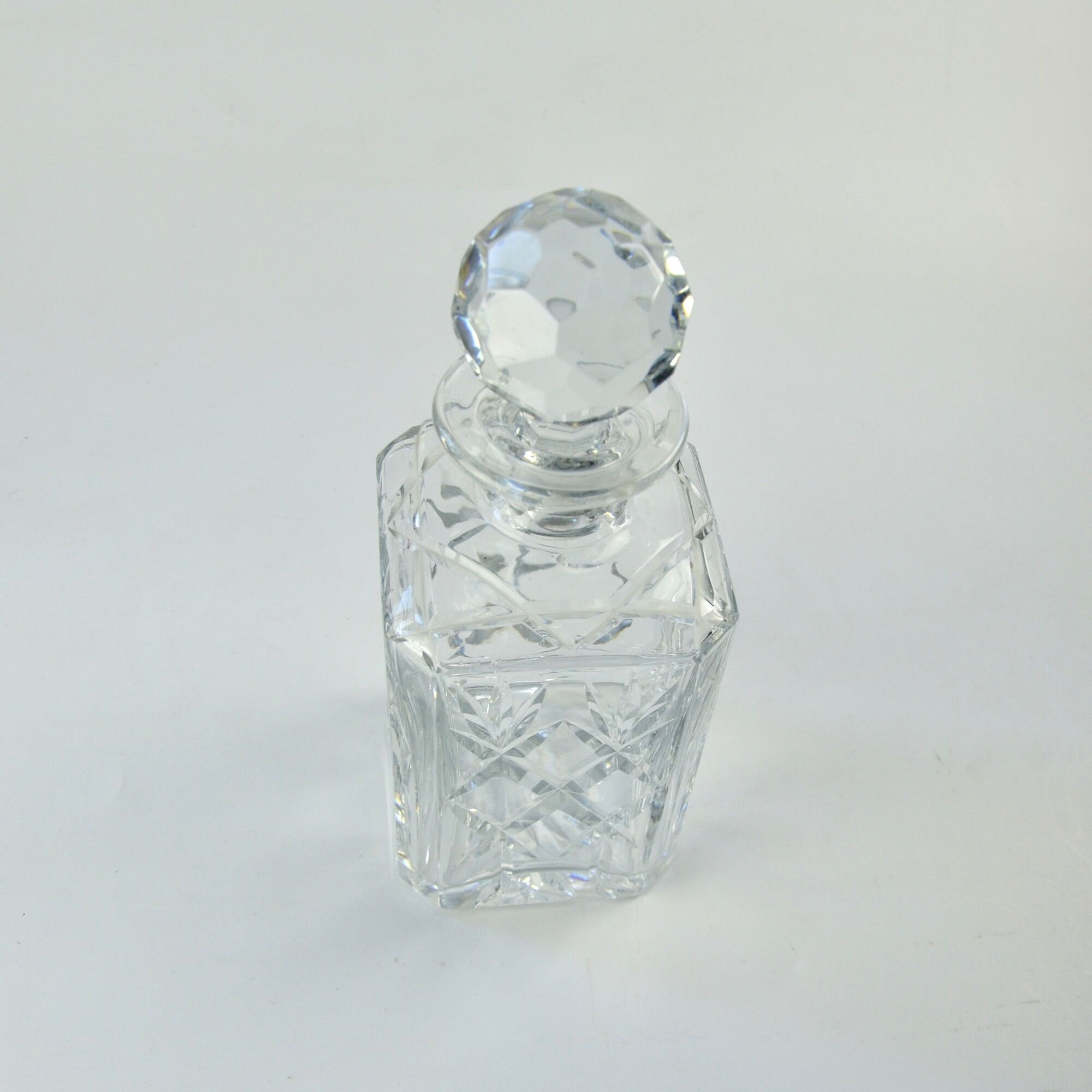 Carafe à whisky en cristal taillé