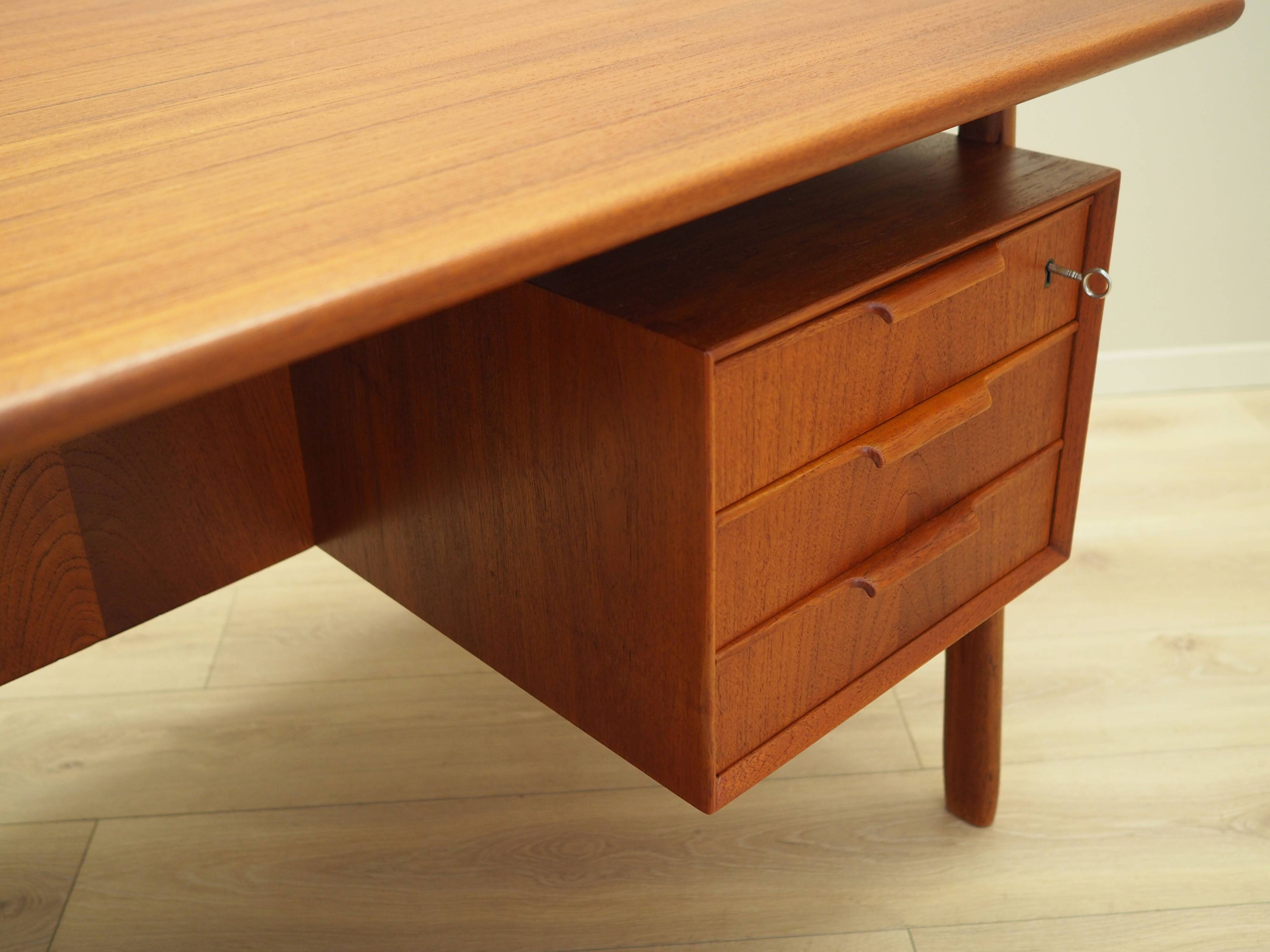 Bureau en teck, design danois, années 1970, fabrication : Omann Jun