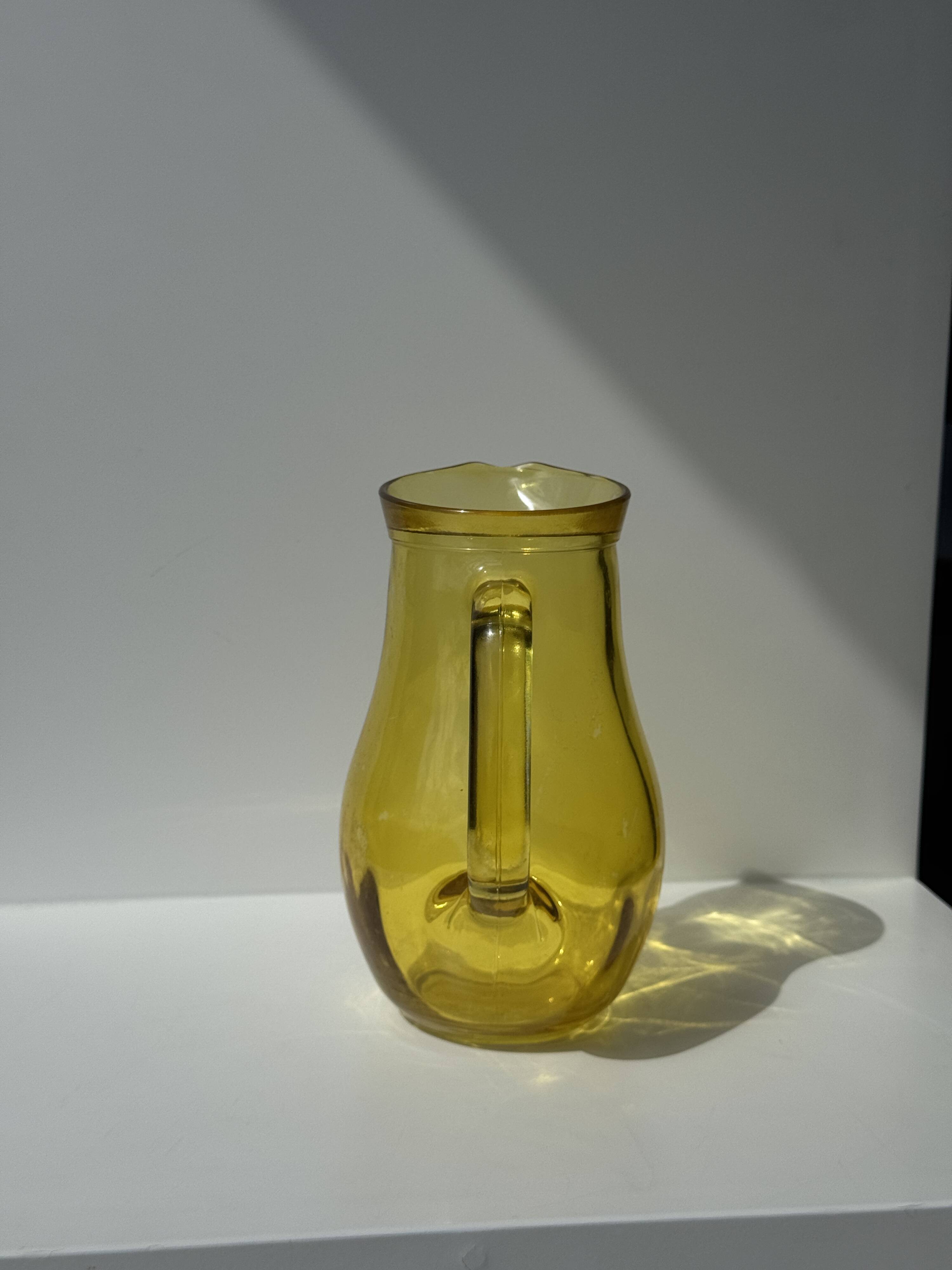 Vintage yellow glass pitcher H20.5