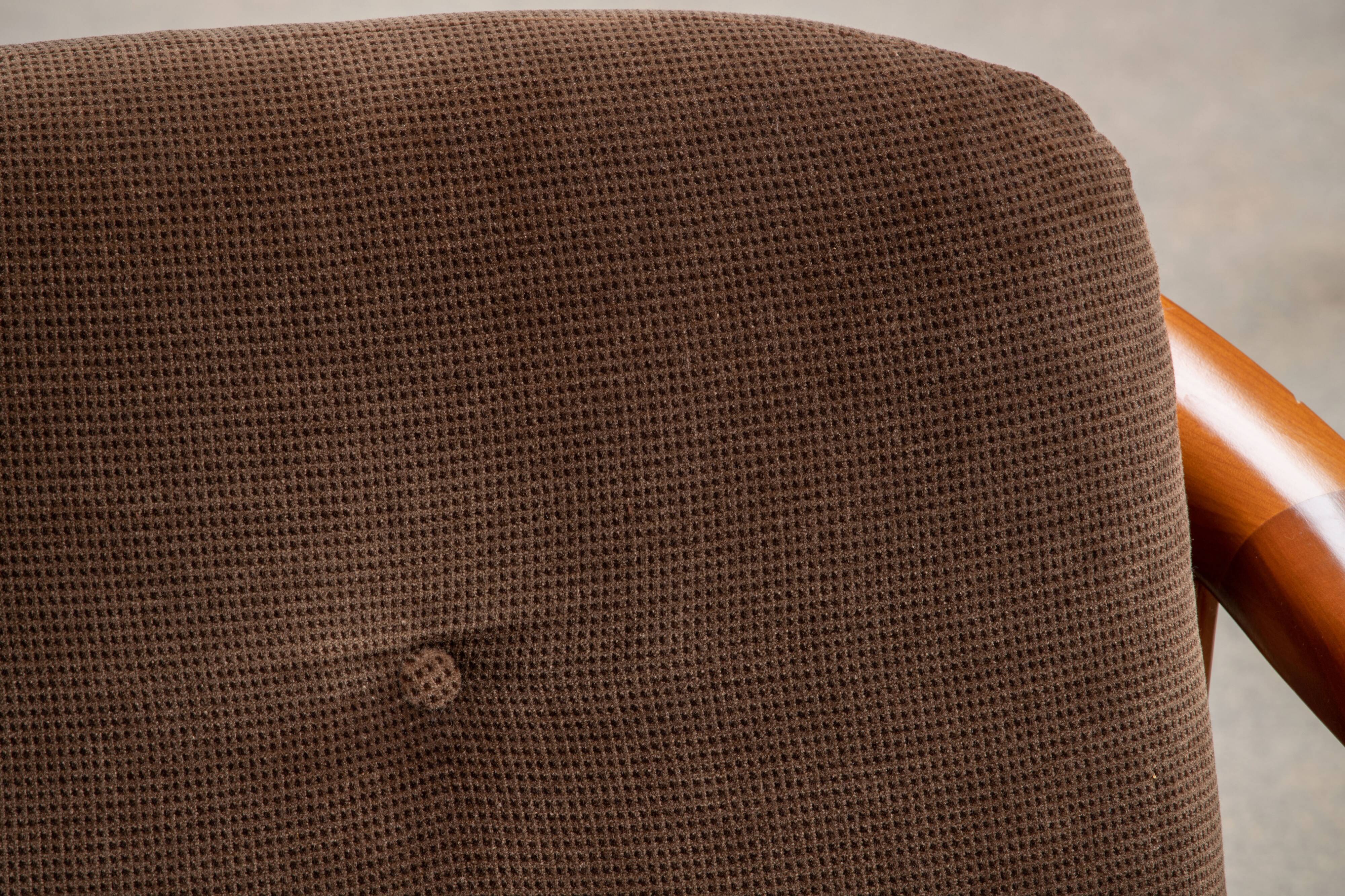 Vintage Scandinavian Sofa – 133 cm