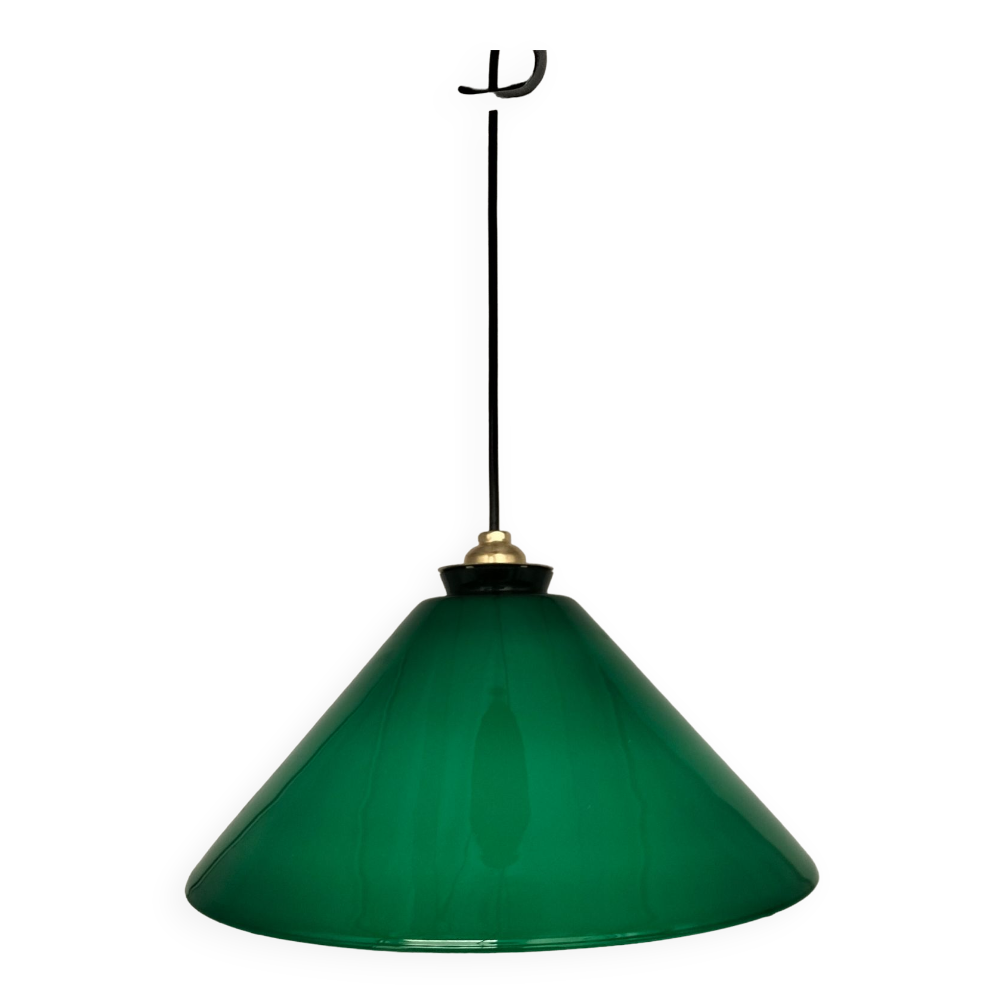 Green opaline Cone suspension