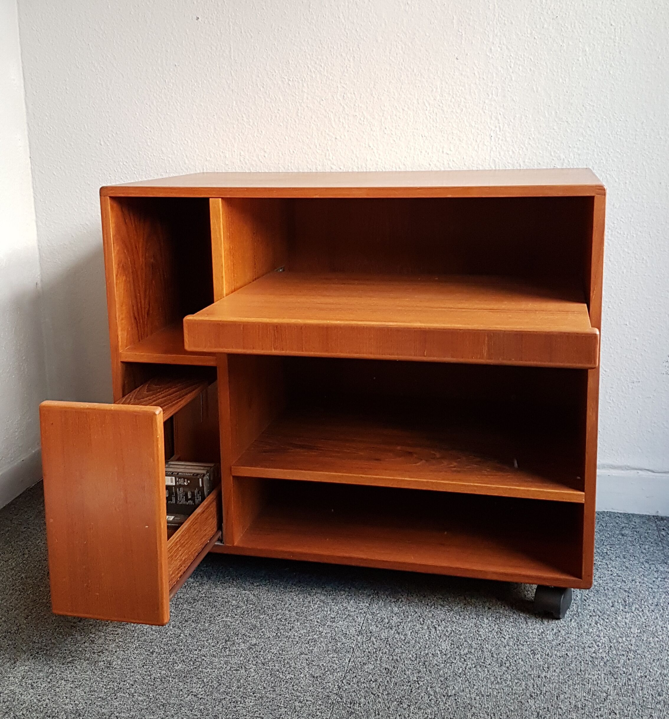 Meuble hifi scandinave