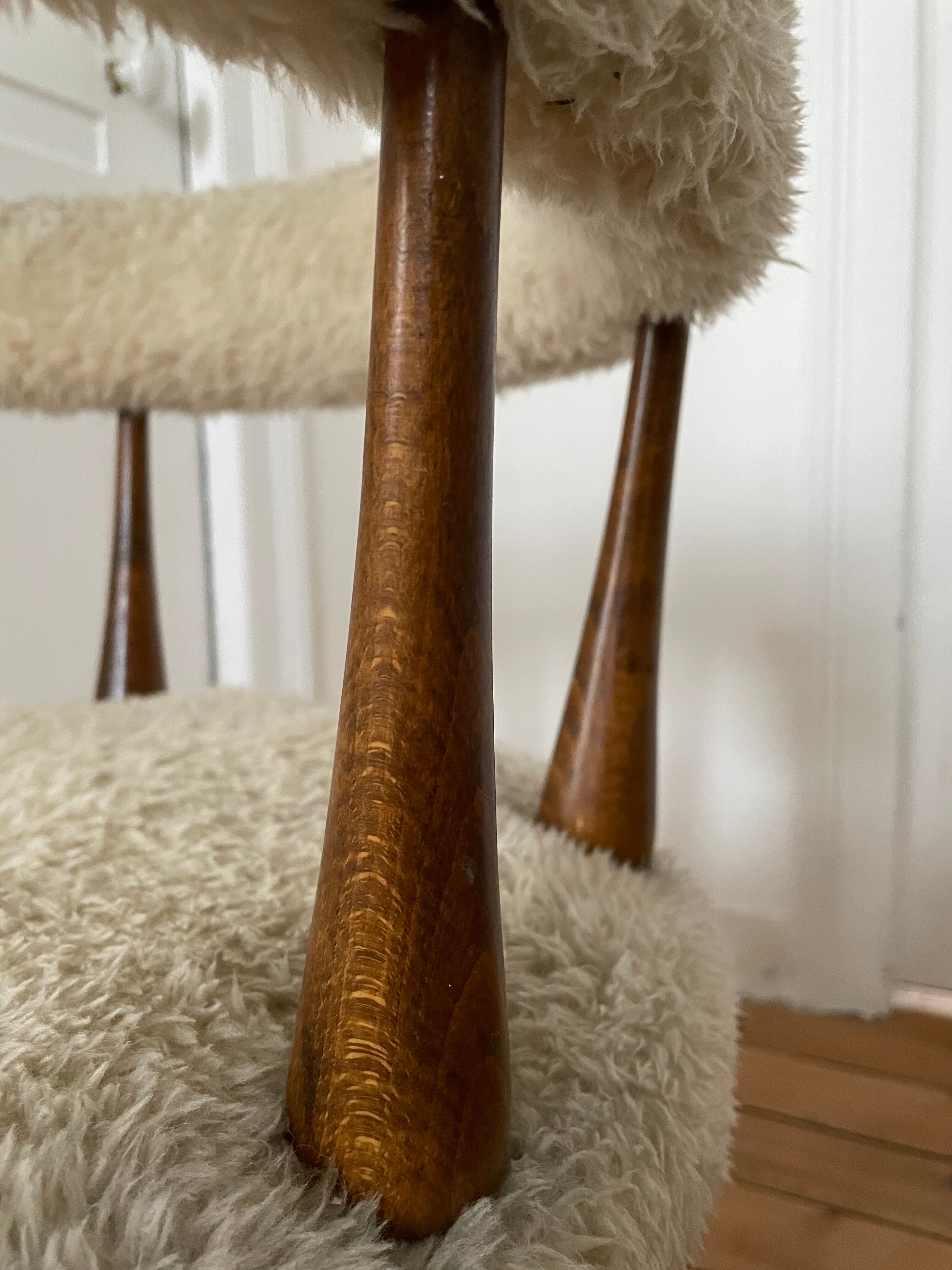 Set of 1 armchair and 1 vintage Scandinavian stool with white fur, 1960