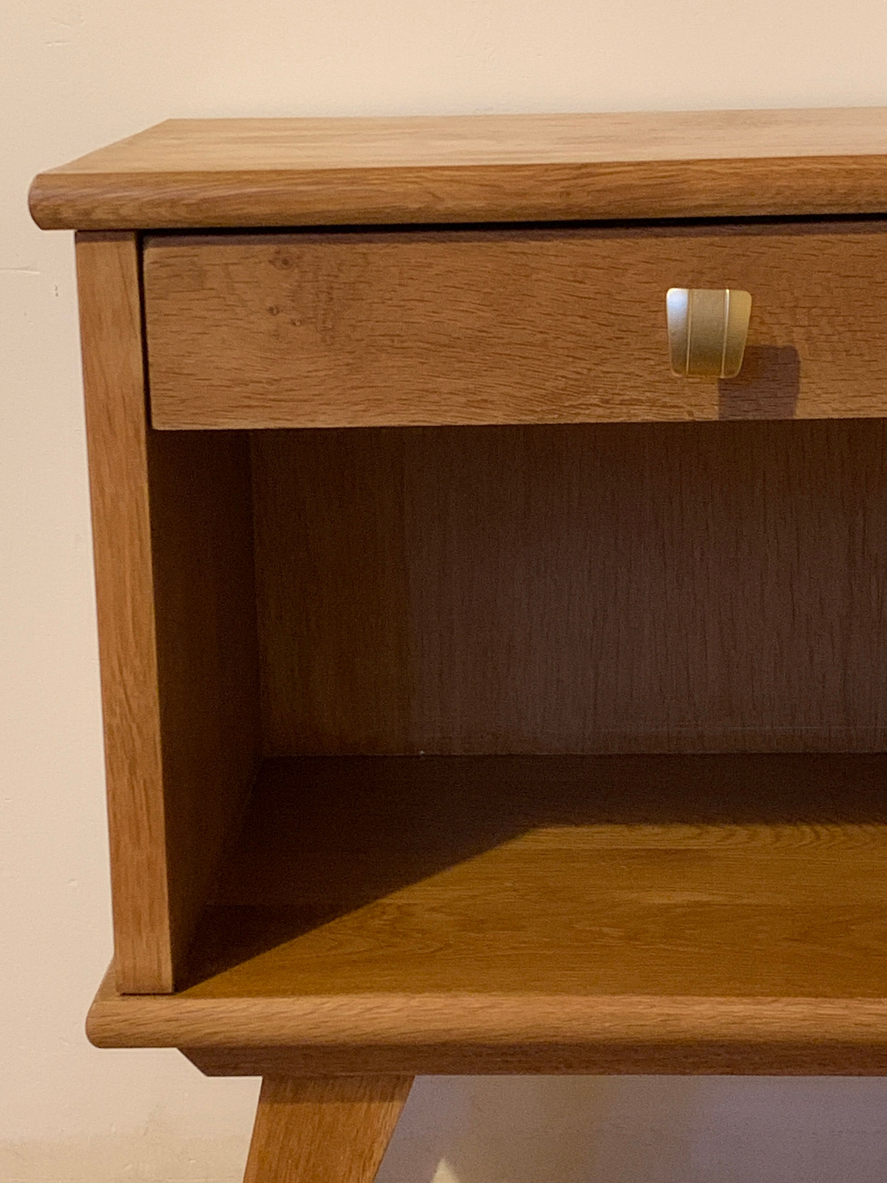 Bedside feet compass