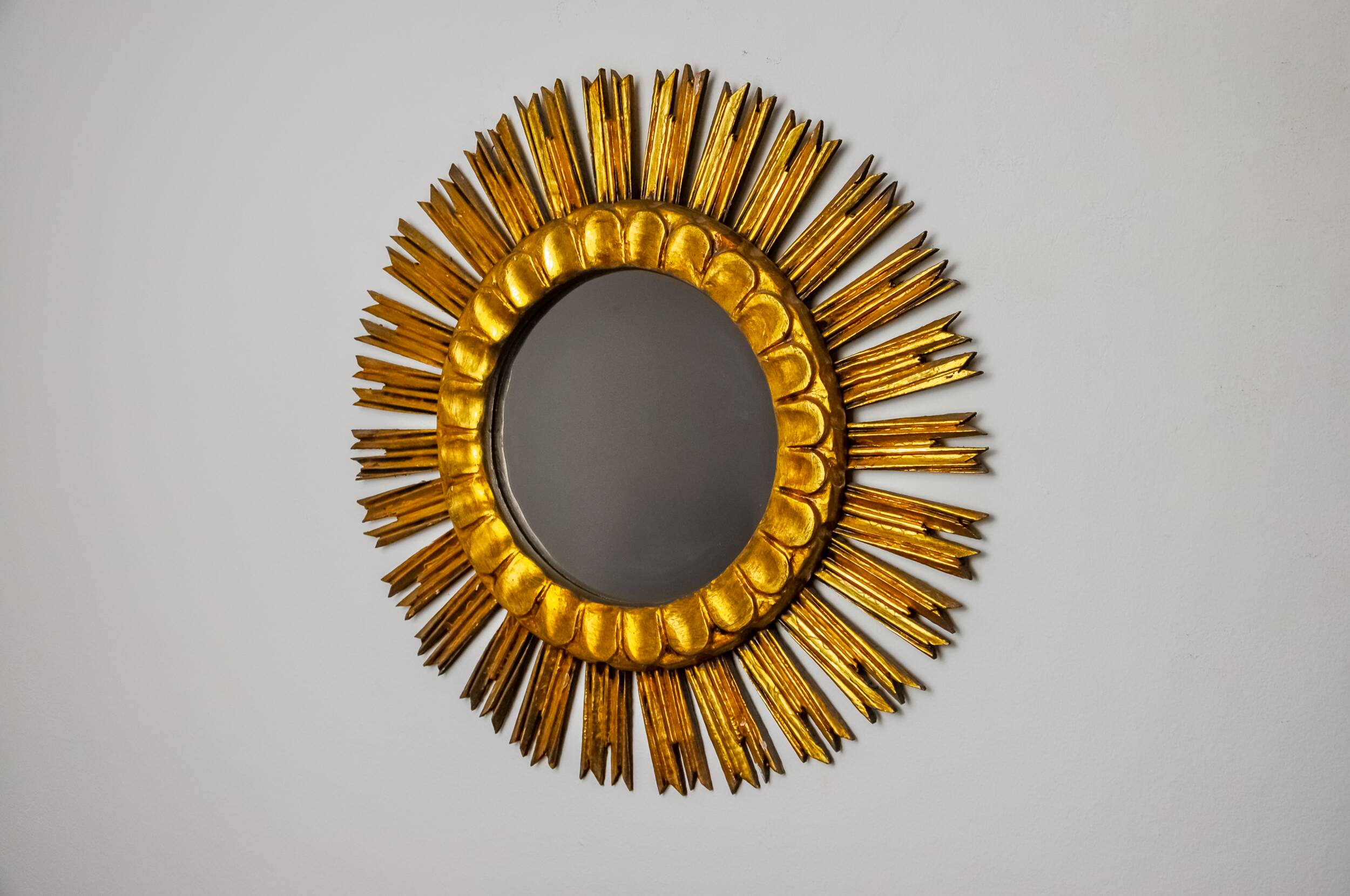 Miroir soleil en bois dorée, mid century, 54cm