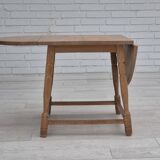 1970s, Danish foldable side table, solid oak wood, original condition.