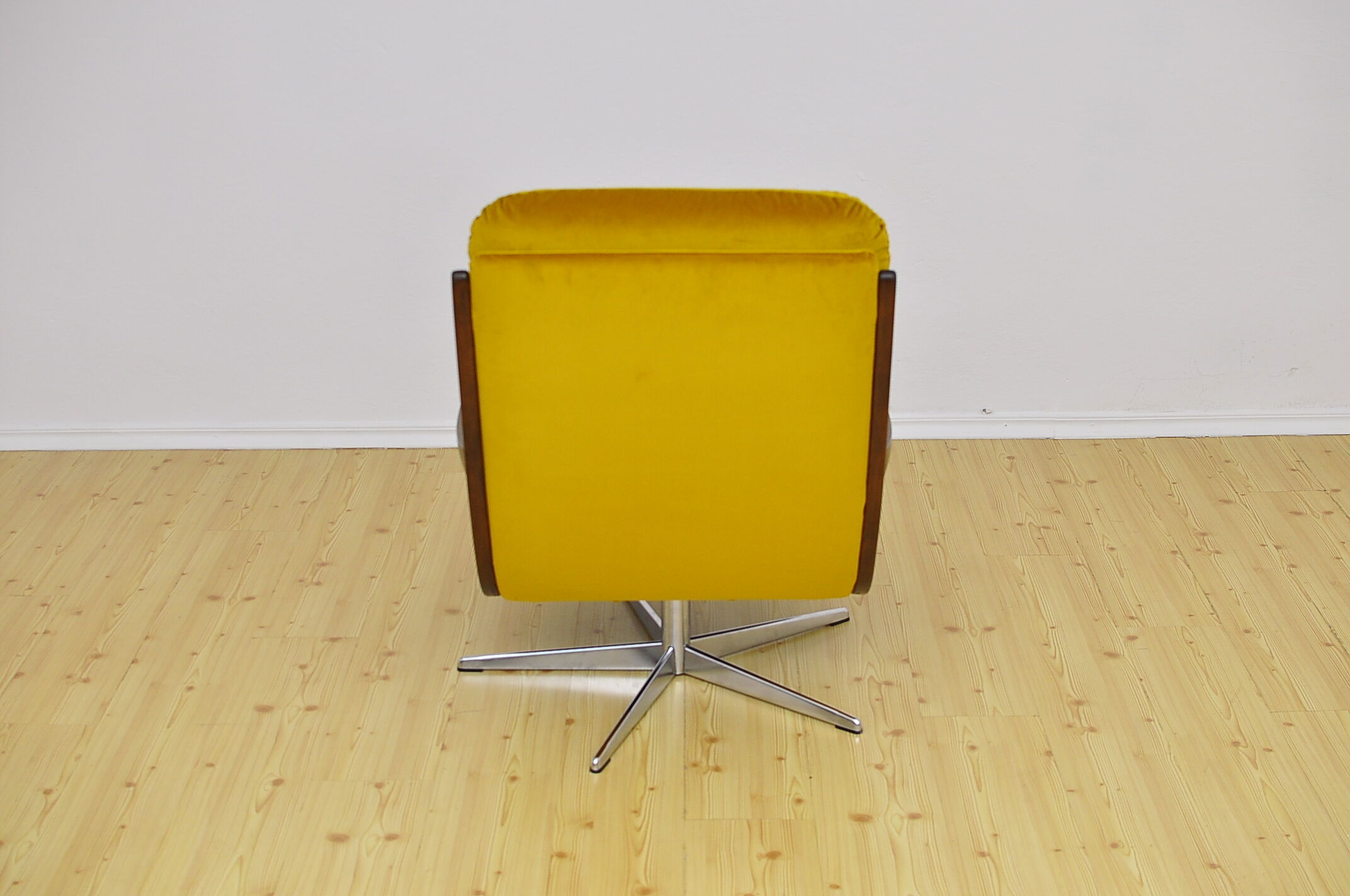 Fauteuil pivotant en velours, années 1970