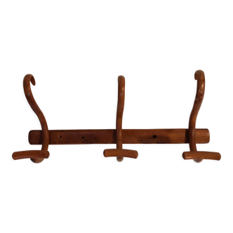 Curved wooden coat rack 3 walnut hooks Jacob & joseph Kohn 1900/1920.