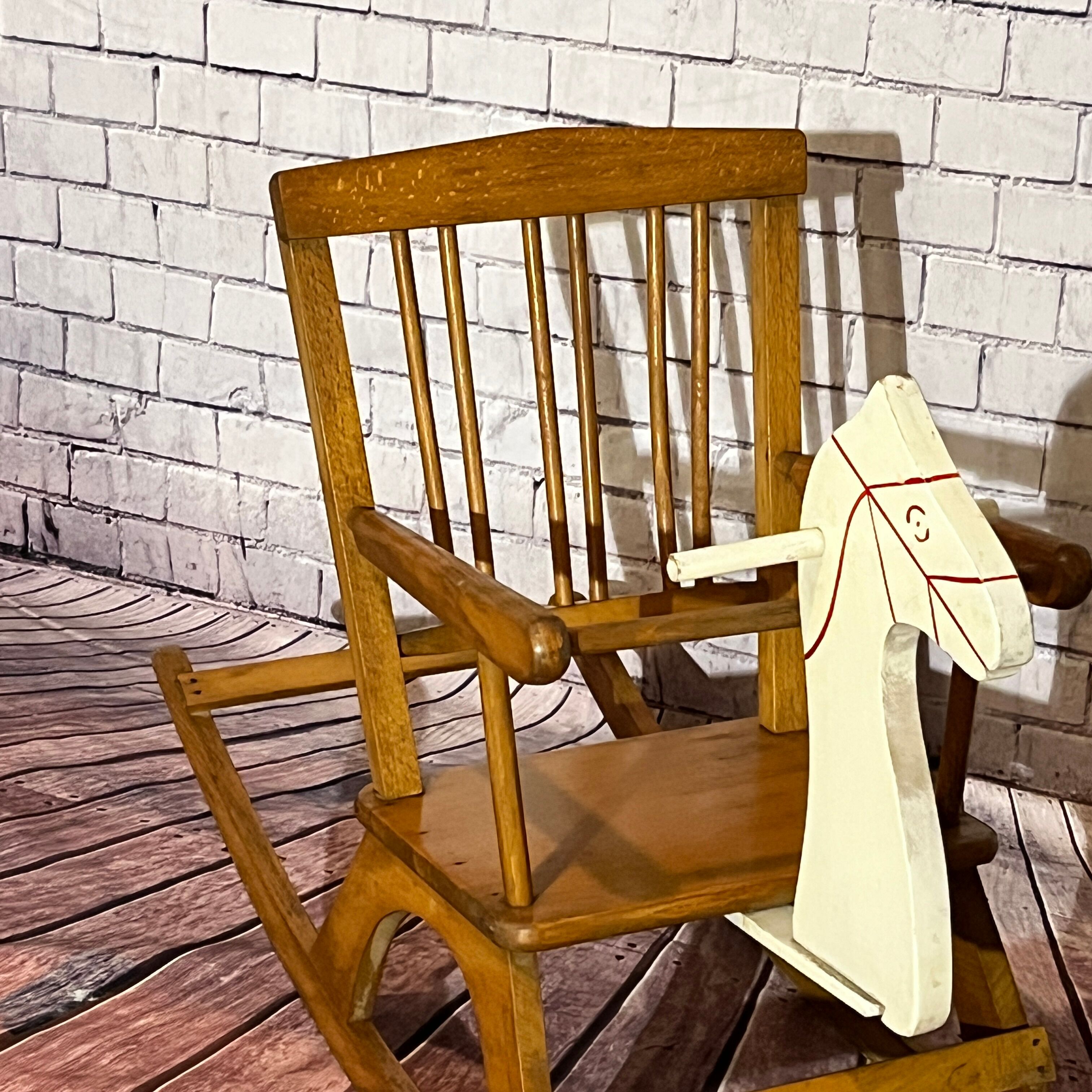 Cheval à bascule en bois