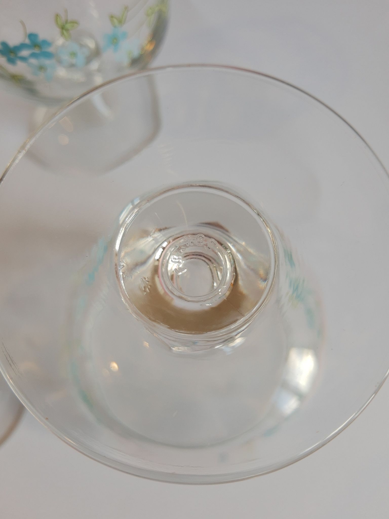 Set of 4 glasses with feet model Véronica Forget-me-nots France vintage