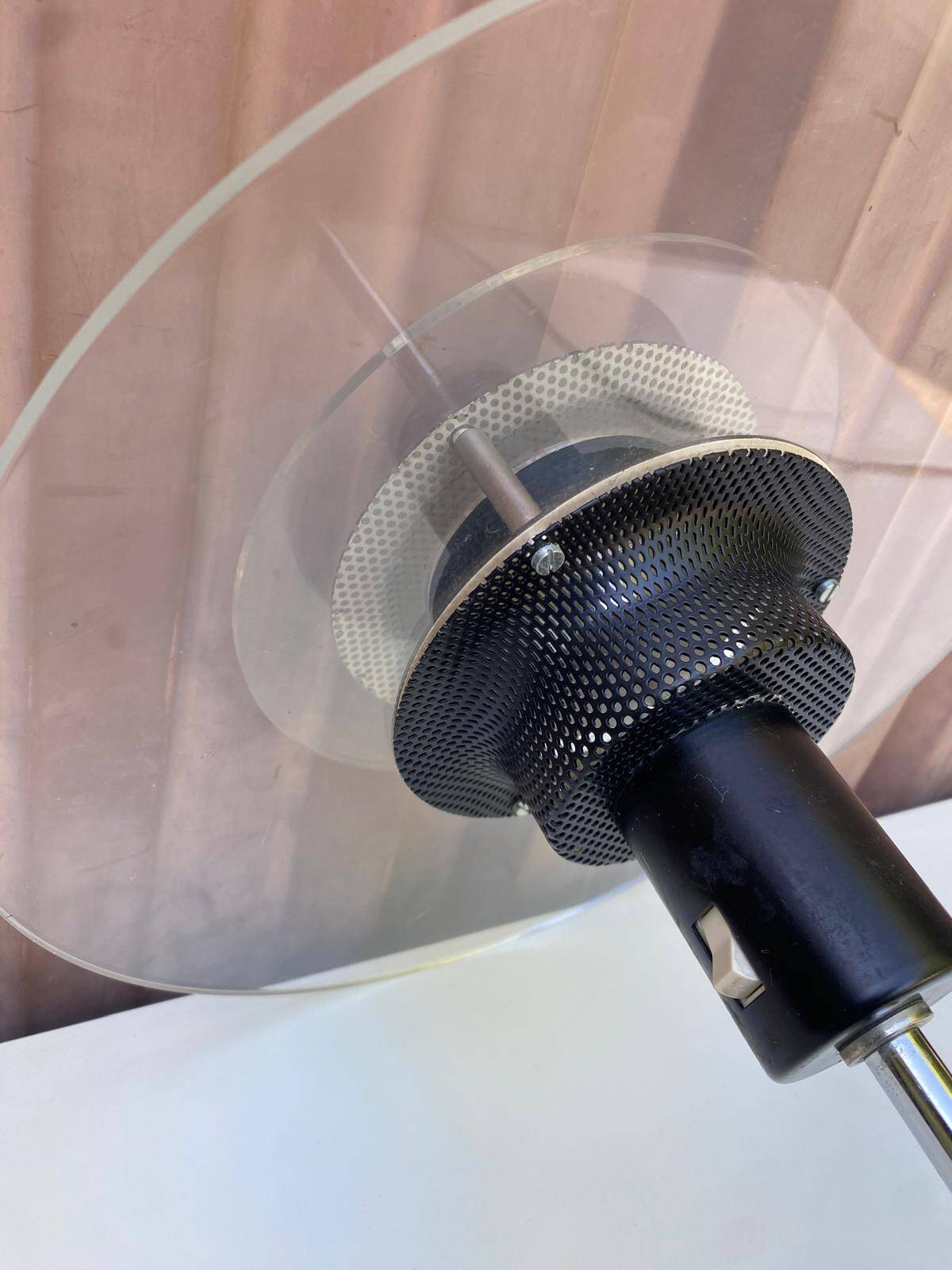 Post-modern vintage lamp in black metal and plexiglass from the 1970s.