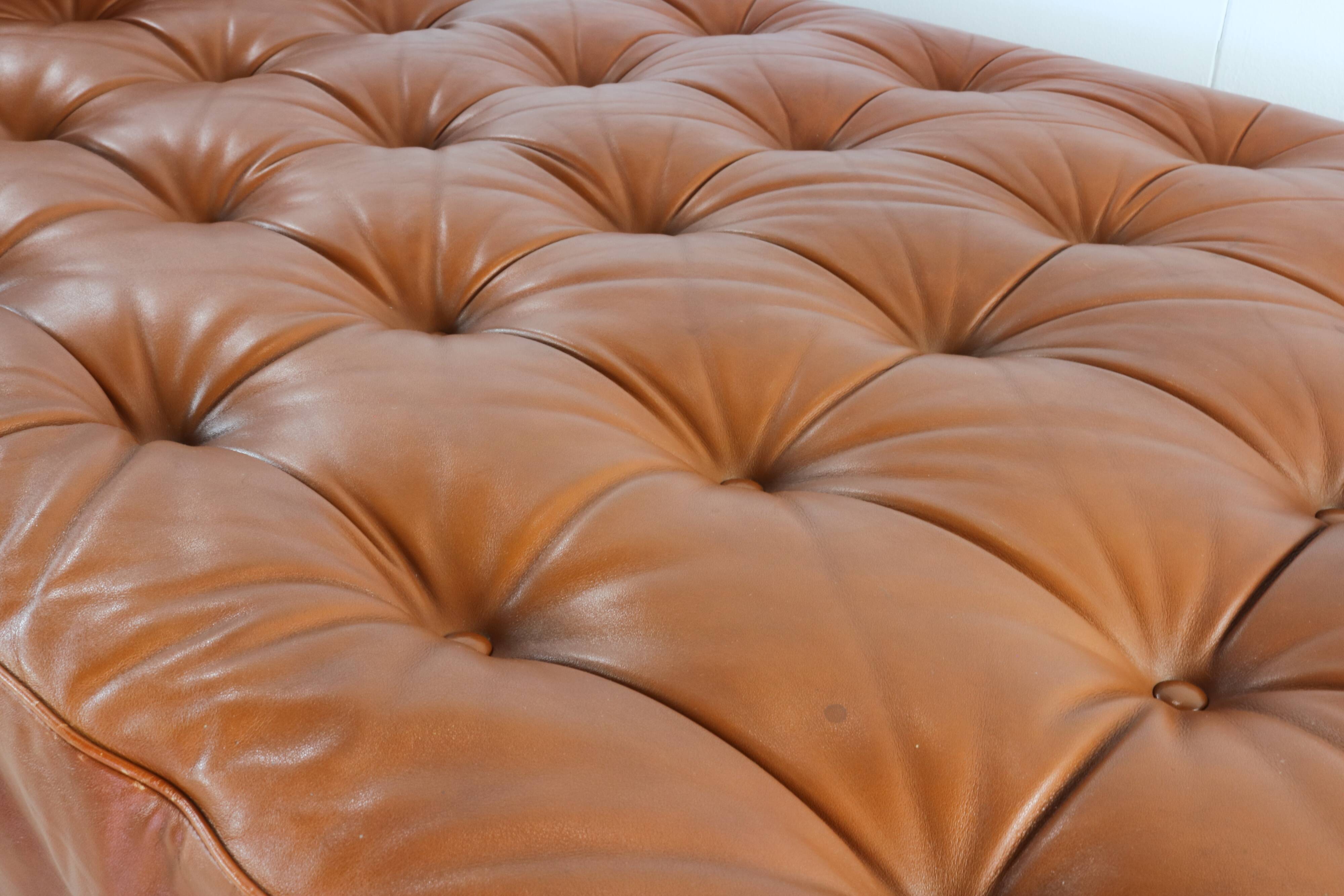 Scarce dutch design all leather daybed by Martin Visser for Spectrum Hollan