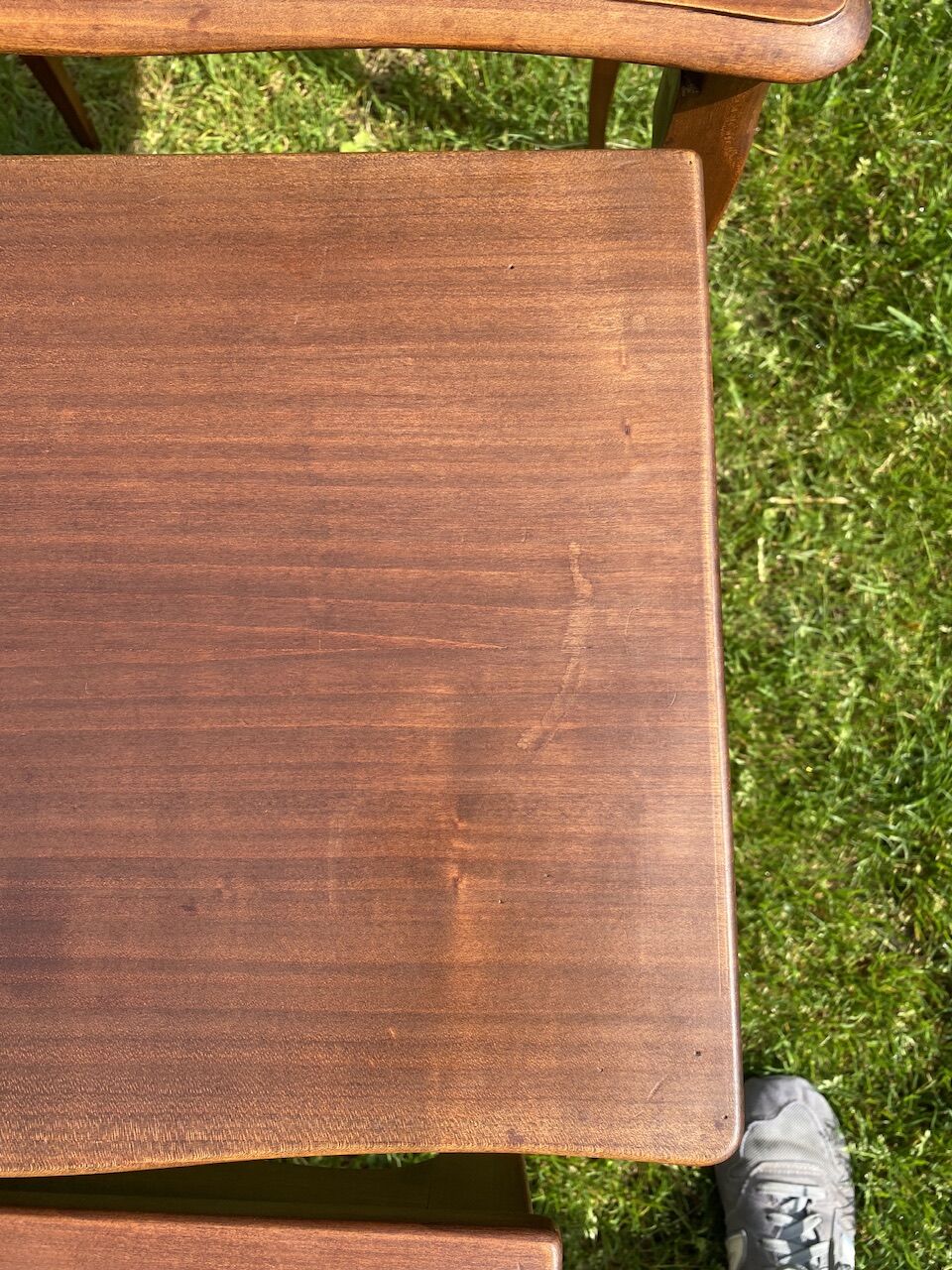 Trois tables gigognes de style Louis XV