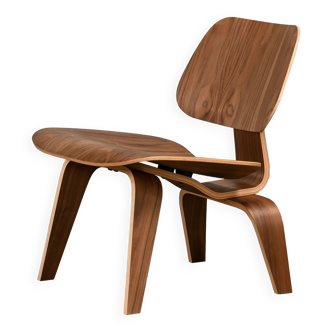 Charles & Ray Eames LCW walnut lounge chair for Herman Miller