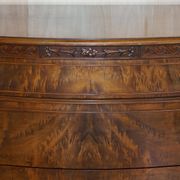 Commode Victorienne Tardive en Bois Dur Pieds Griffe et Boule