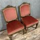 Importante paire de chaises de style Renaissance en bois sculpté