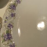 Table service 31 pieces in porcelain. Floral polychrome pattern