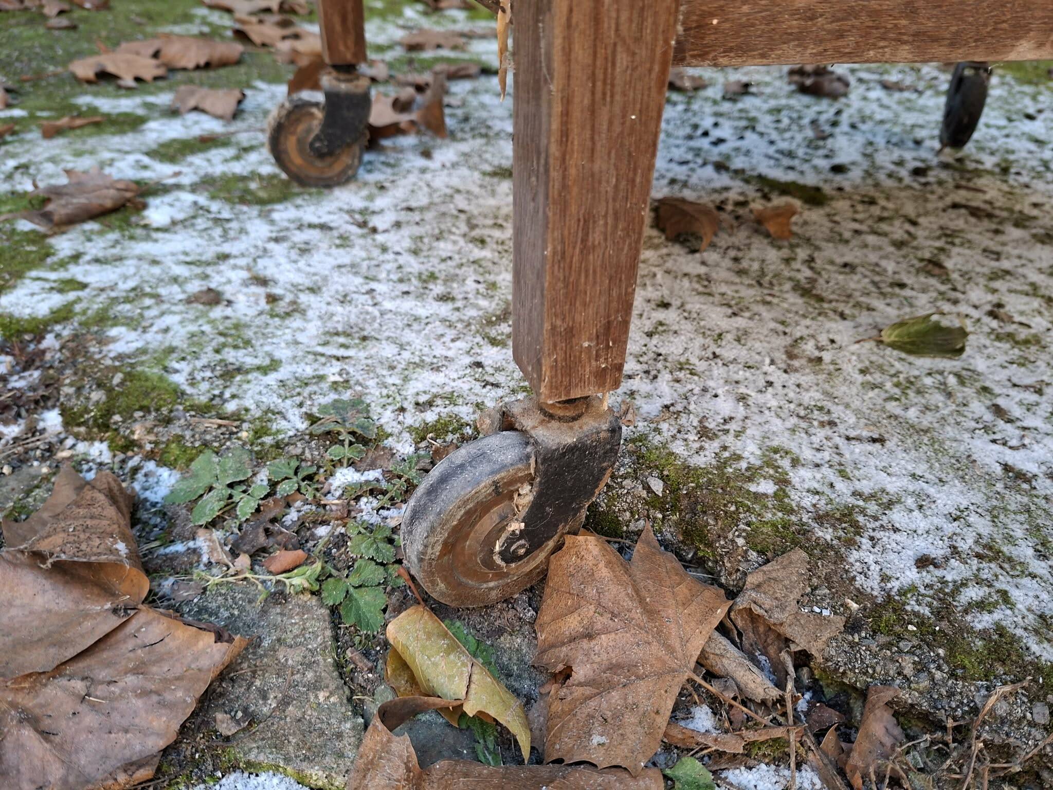 Removable dessert tray