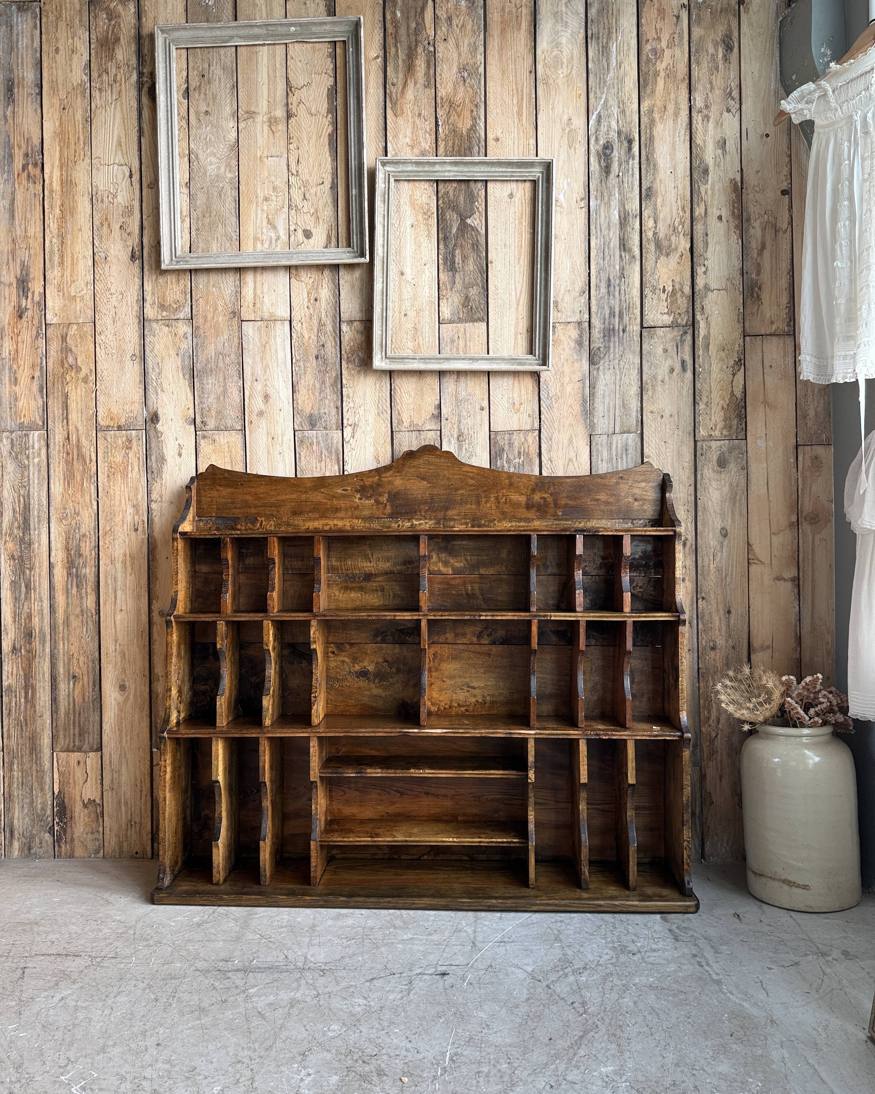 Workshop furniture with compartments