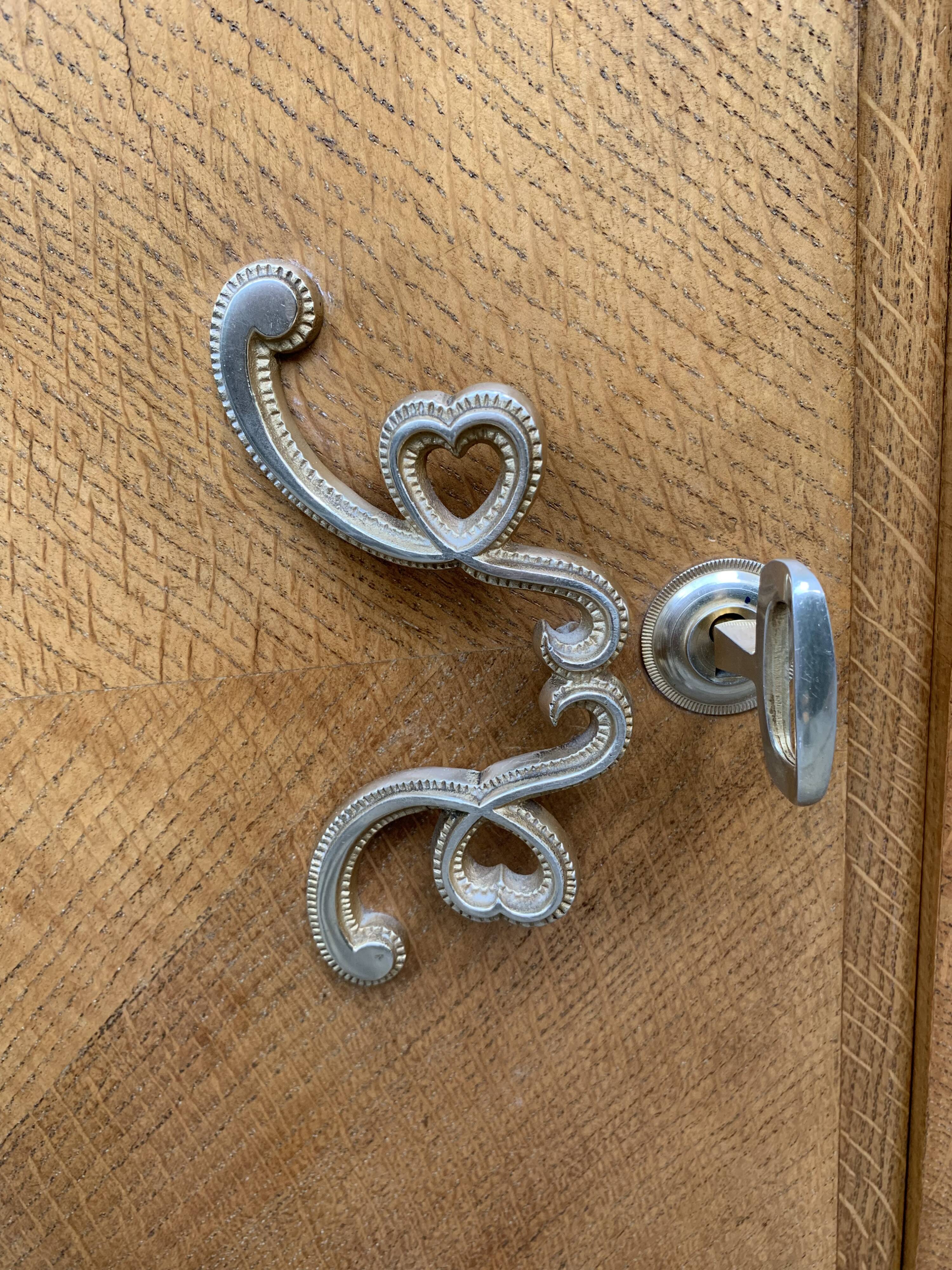 Asymmetrical cabinet 1950