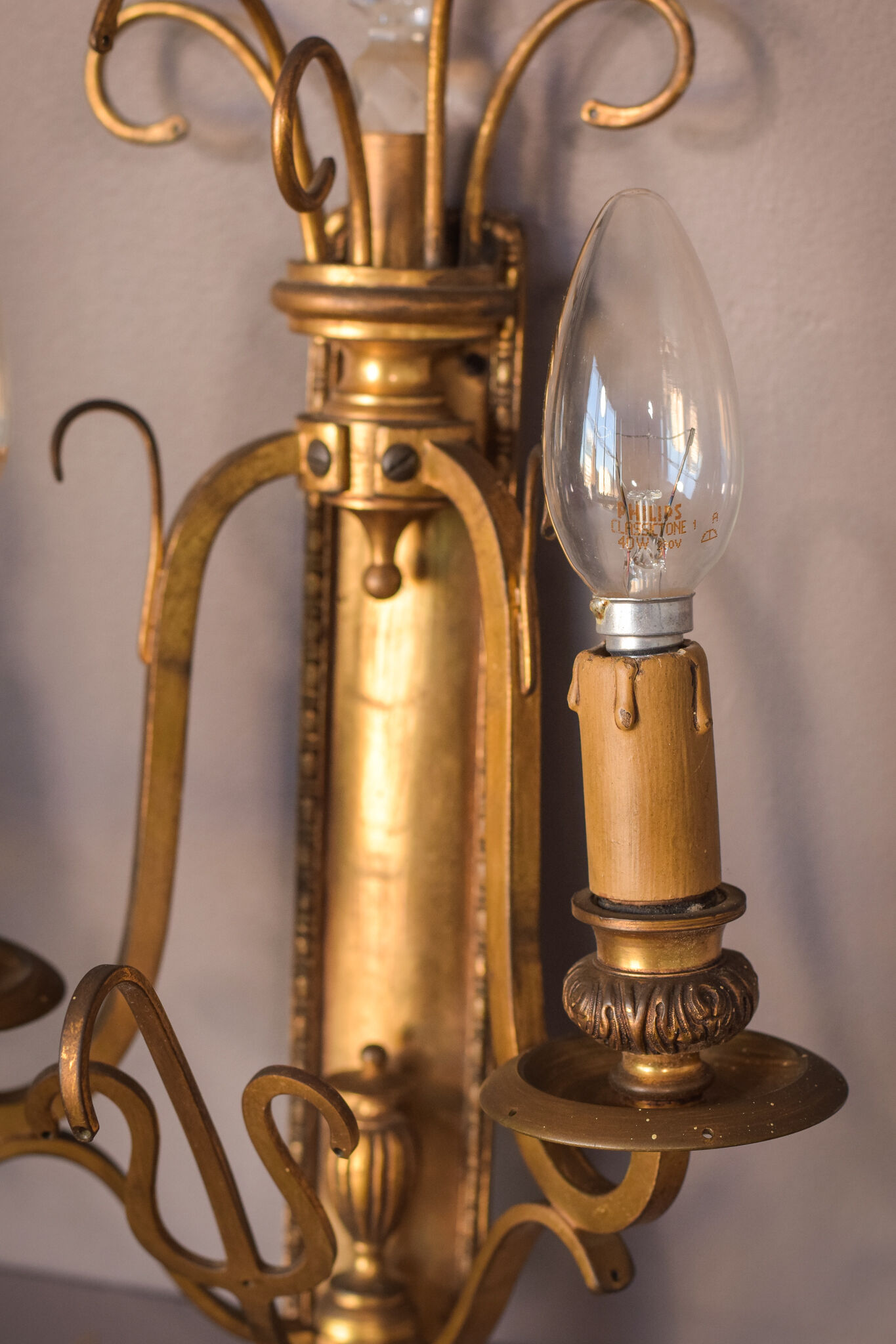 Classical High Quality Pair of Wall Lamps