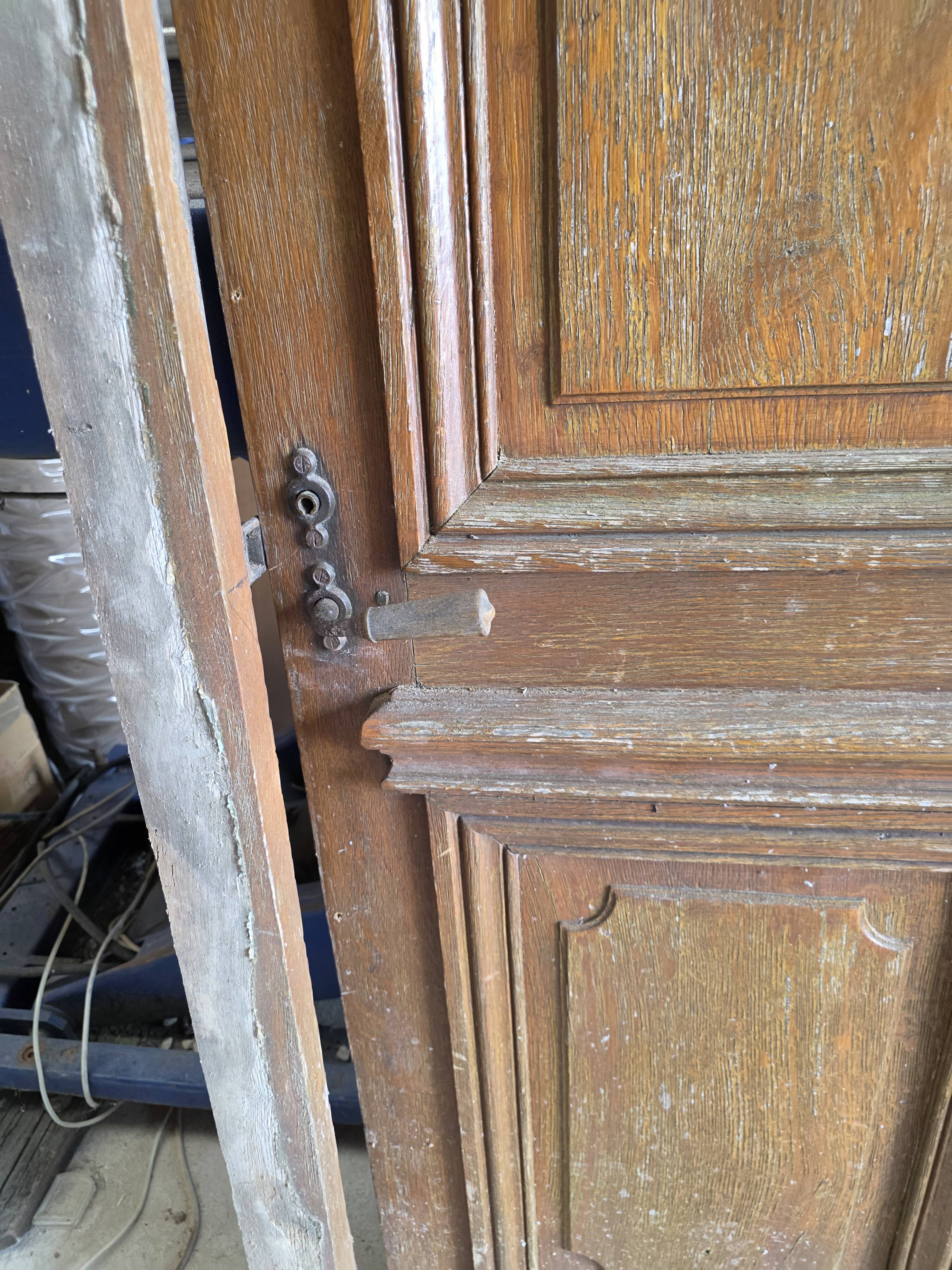 Paire de portes d'entrée en chêne massif, XIXe