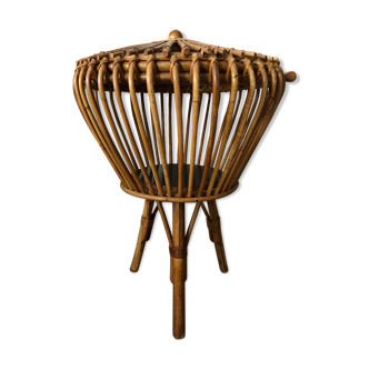 Closed rattan basket