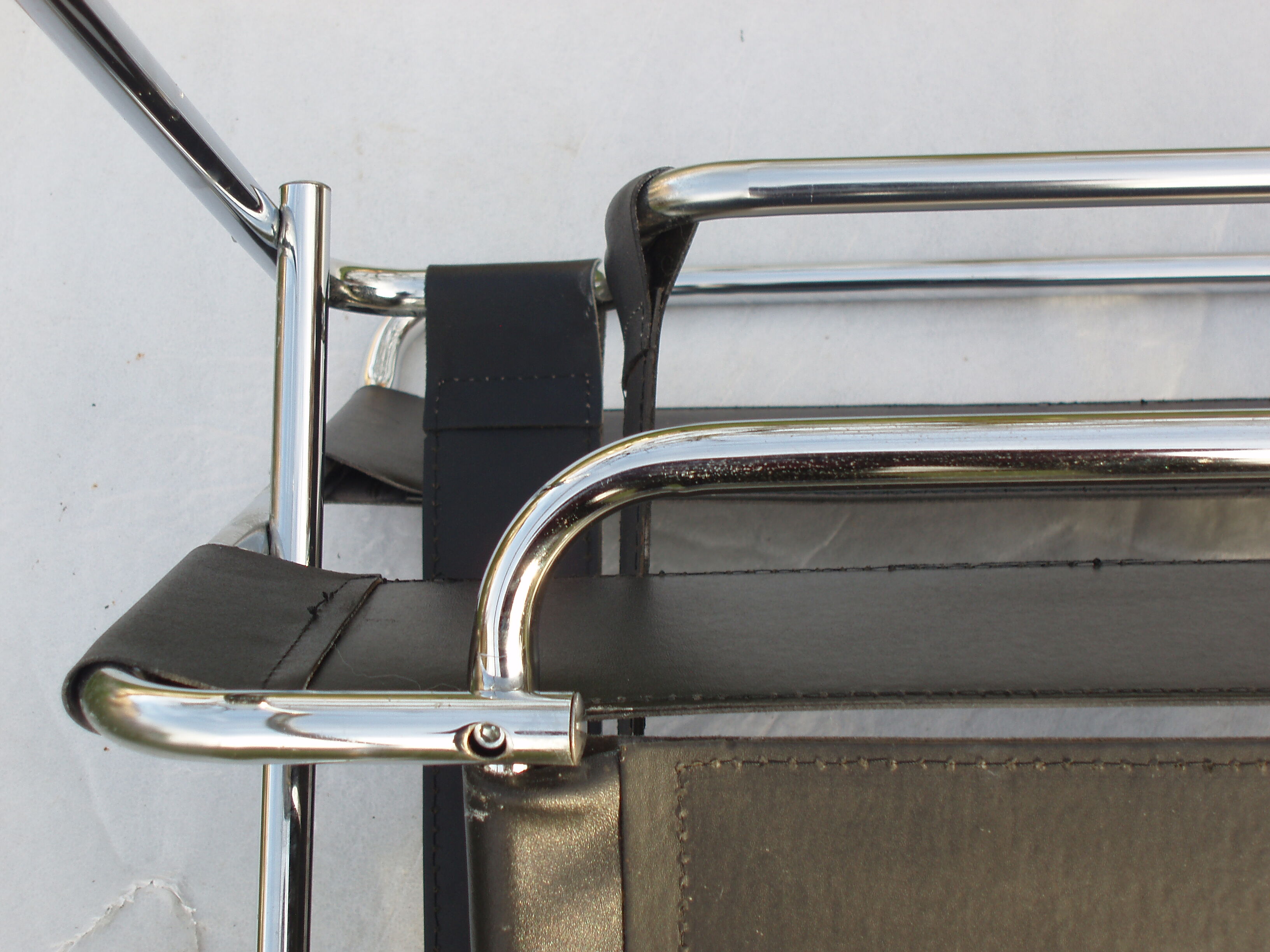 Wassilly chair in black and chrome leather byMarcel Breuer