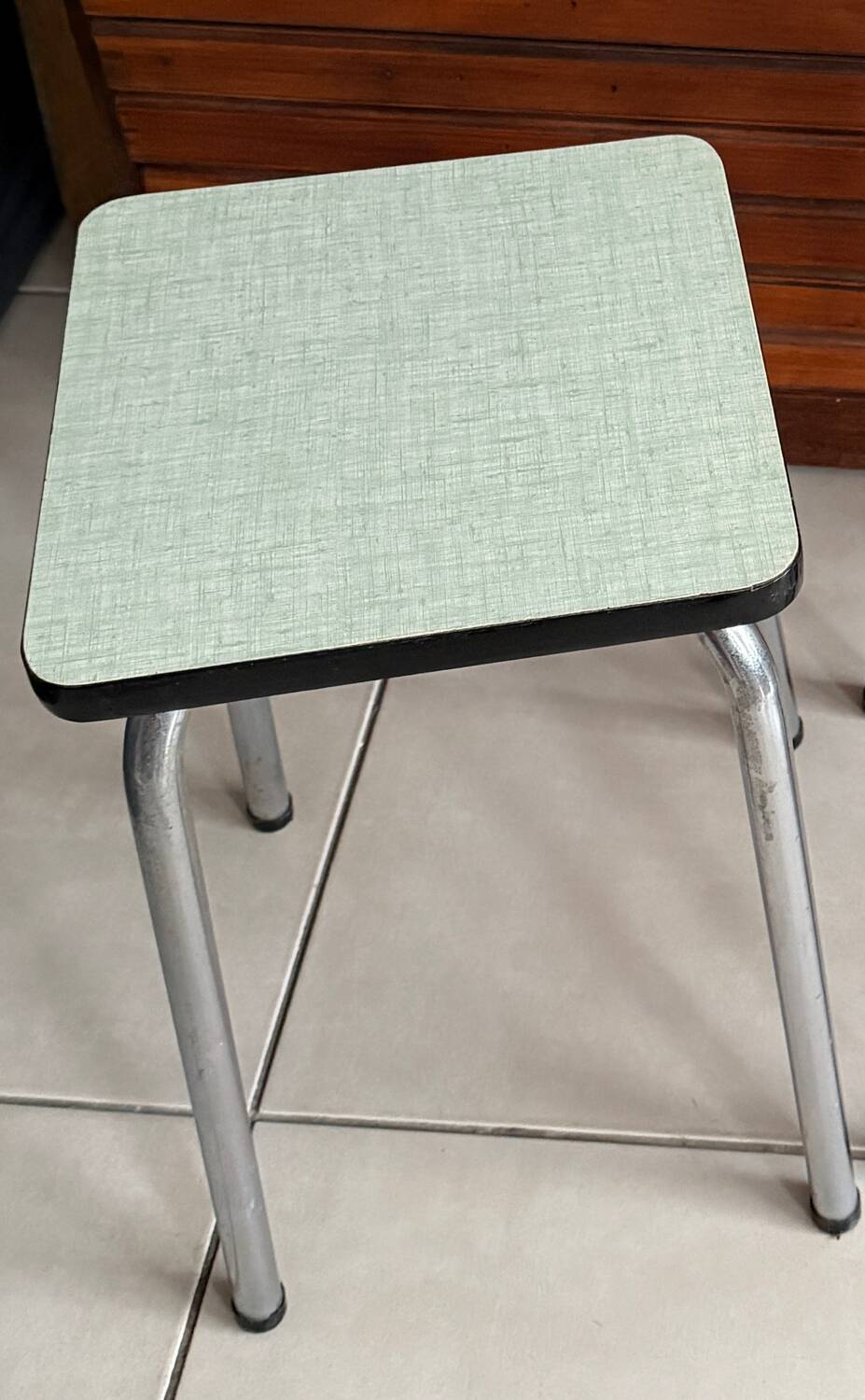 Tabouret Formica vert vintage