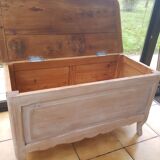 Raw wood/white chest