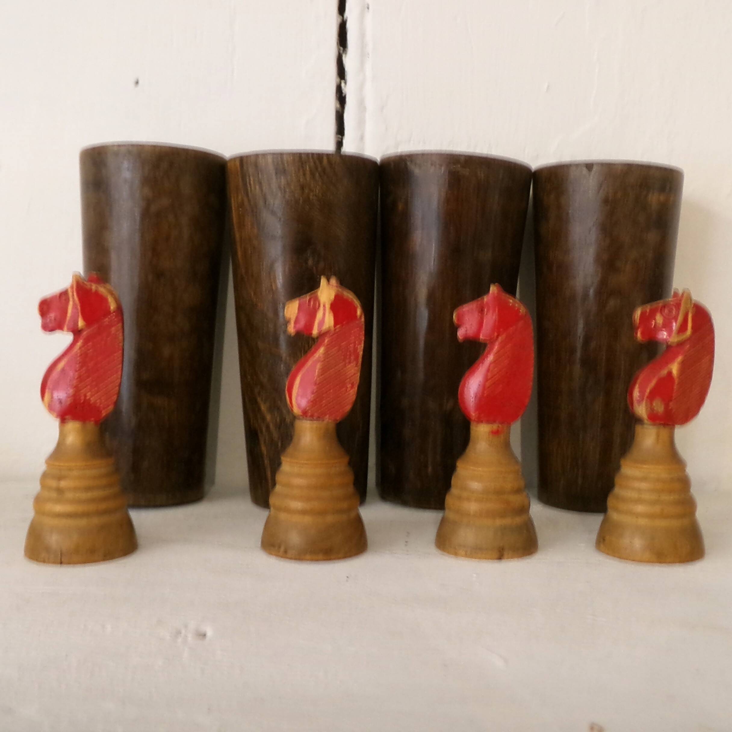 Deluxe Antique Game Little Horses 4 cups 4 dice made of bone and 16 horses