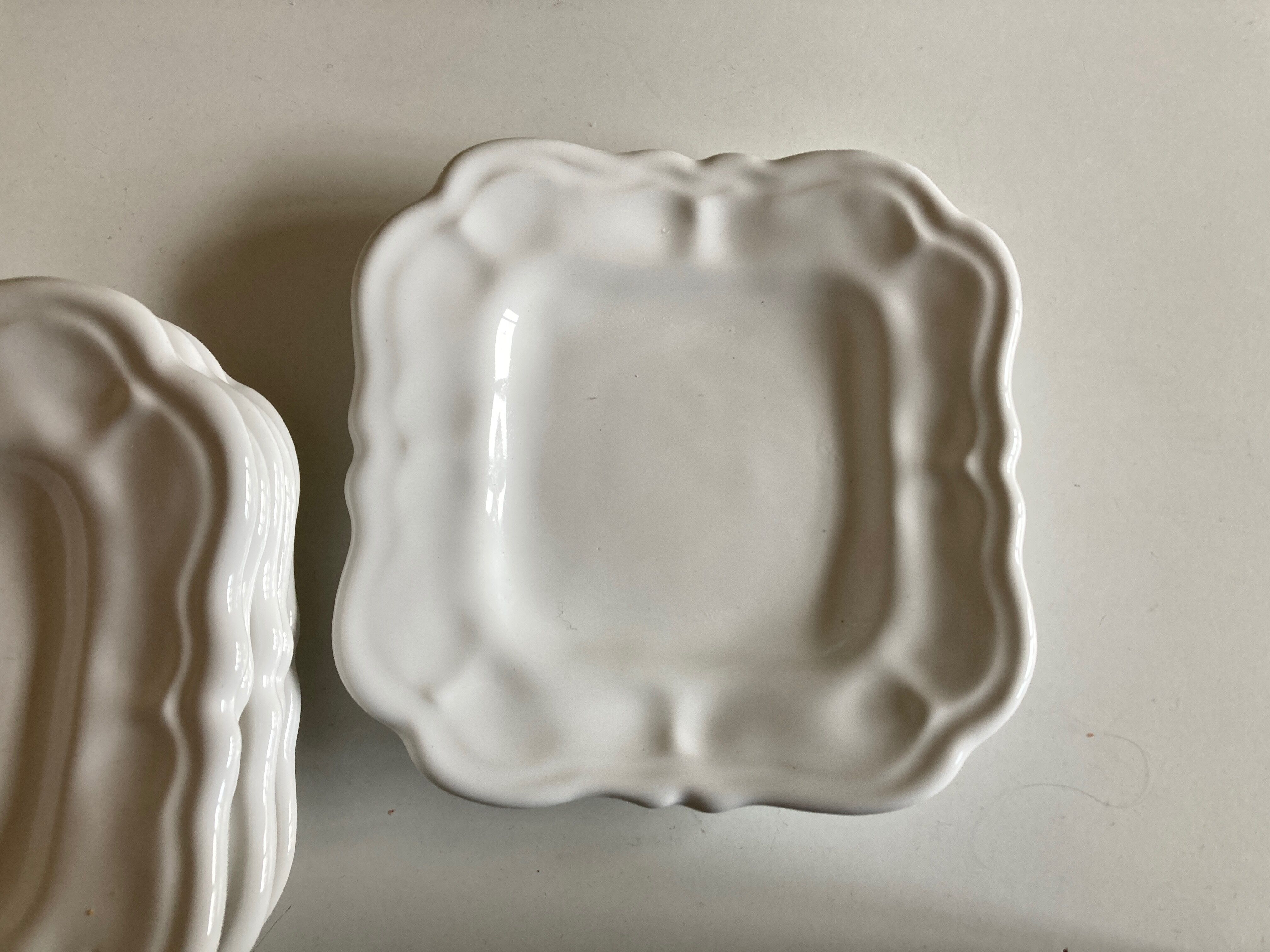 Set 6 plates in glazed earth with Moustiers godrons 1970