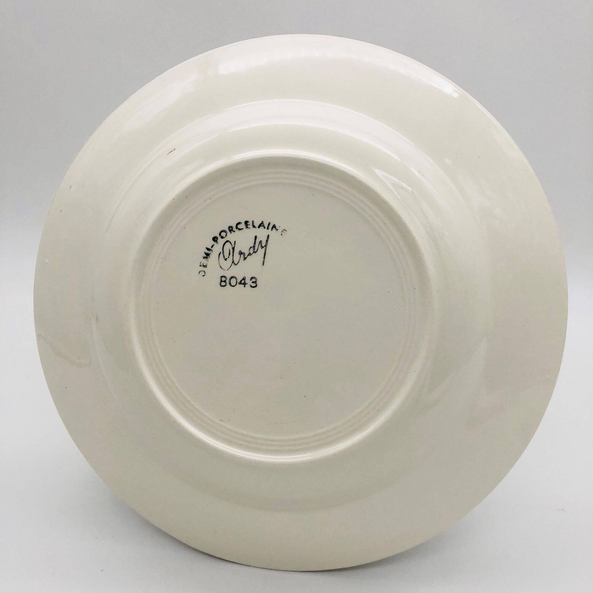 6 deep plates made of semi-porcelain Ardy, serial number 8043.