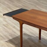 Extending coffee table (by McIntosh)