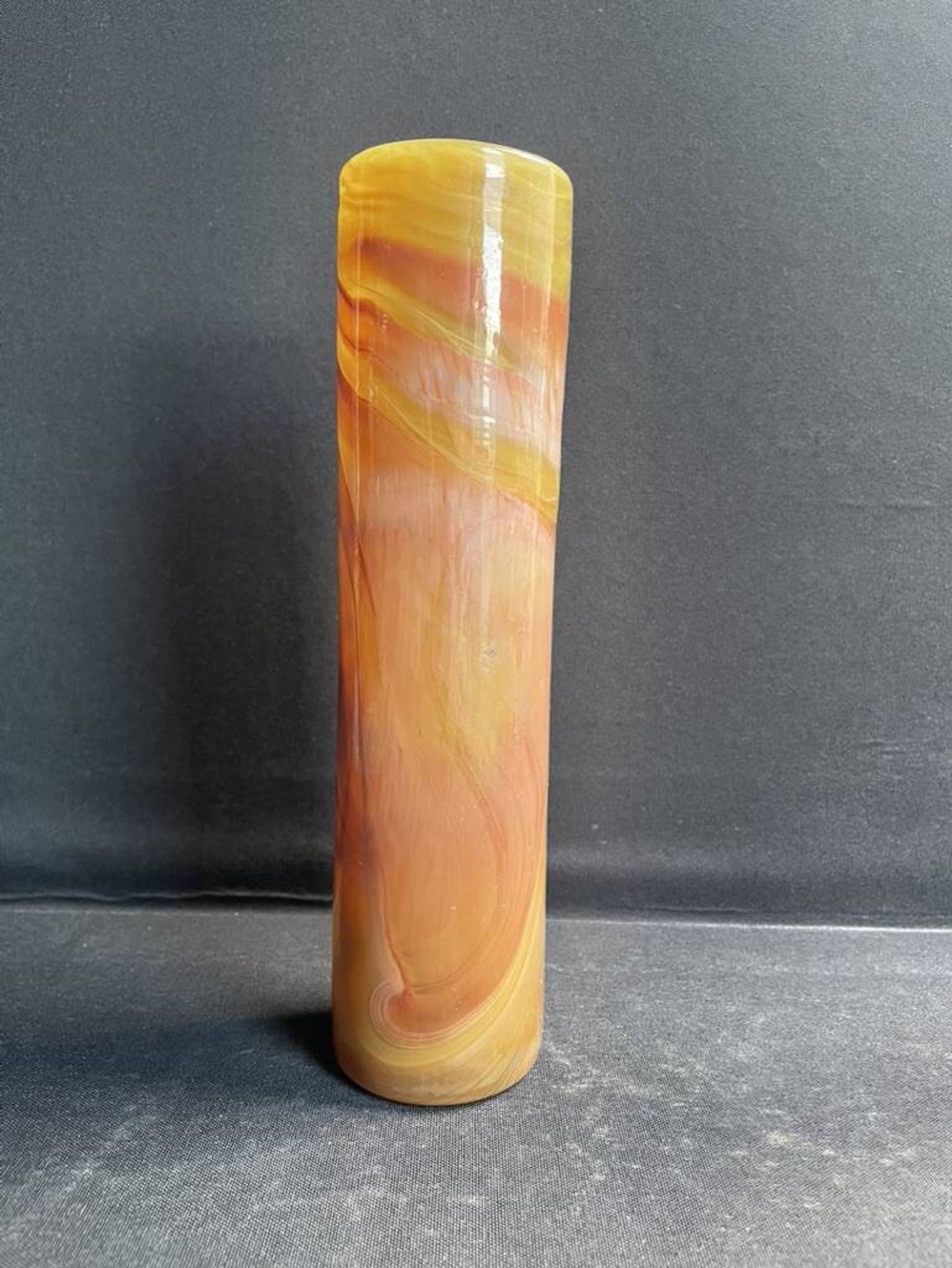 Vase cylindrique signé – Verriers de Maure Vieil
