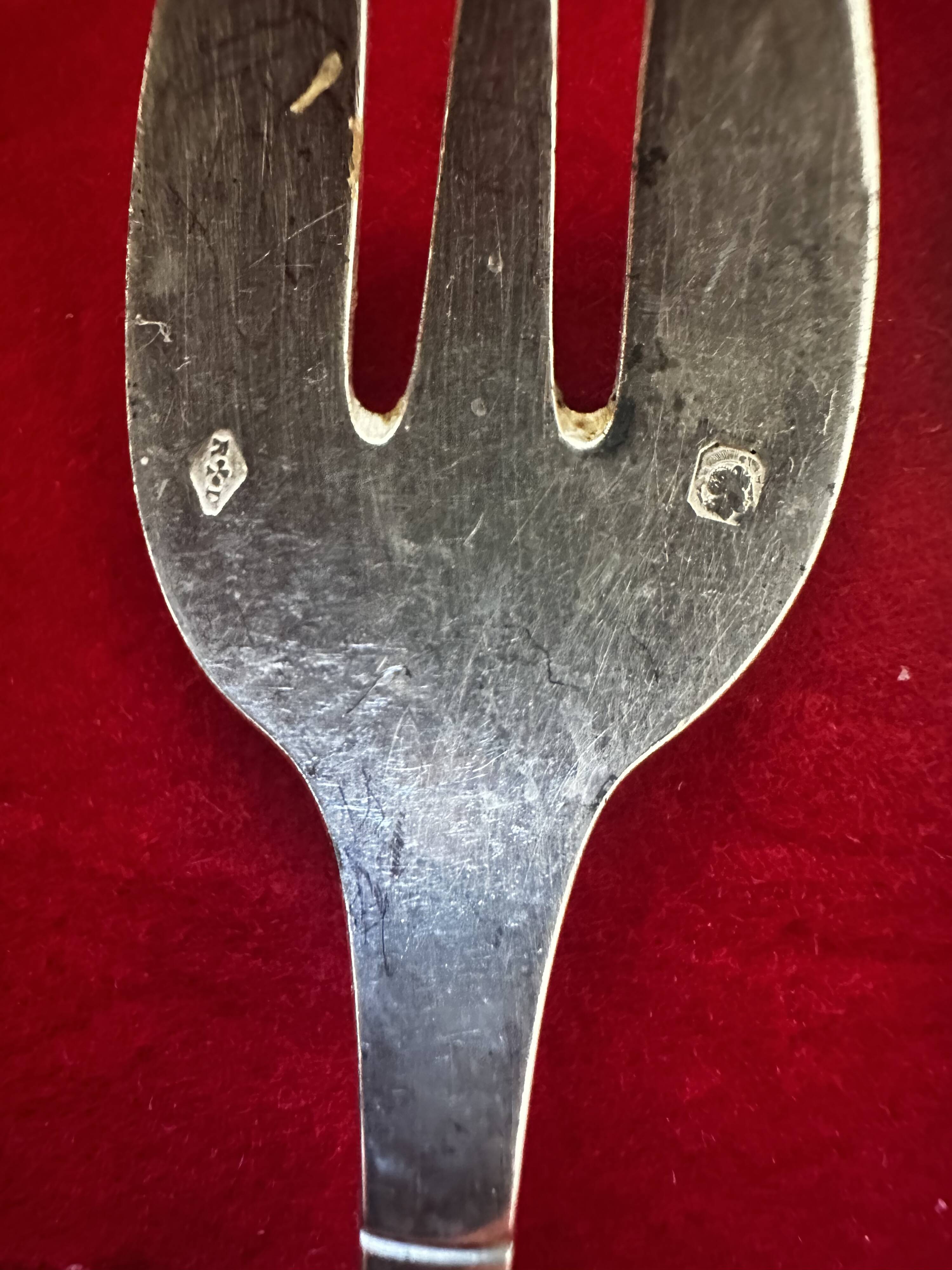 6 Oyster forks, Art Deco period 1930 - solid silver, initials YD