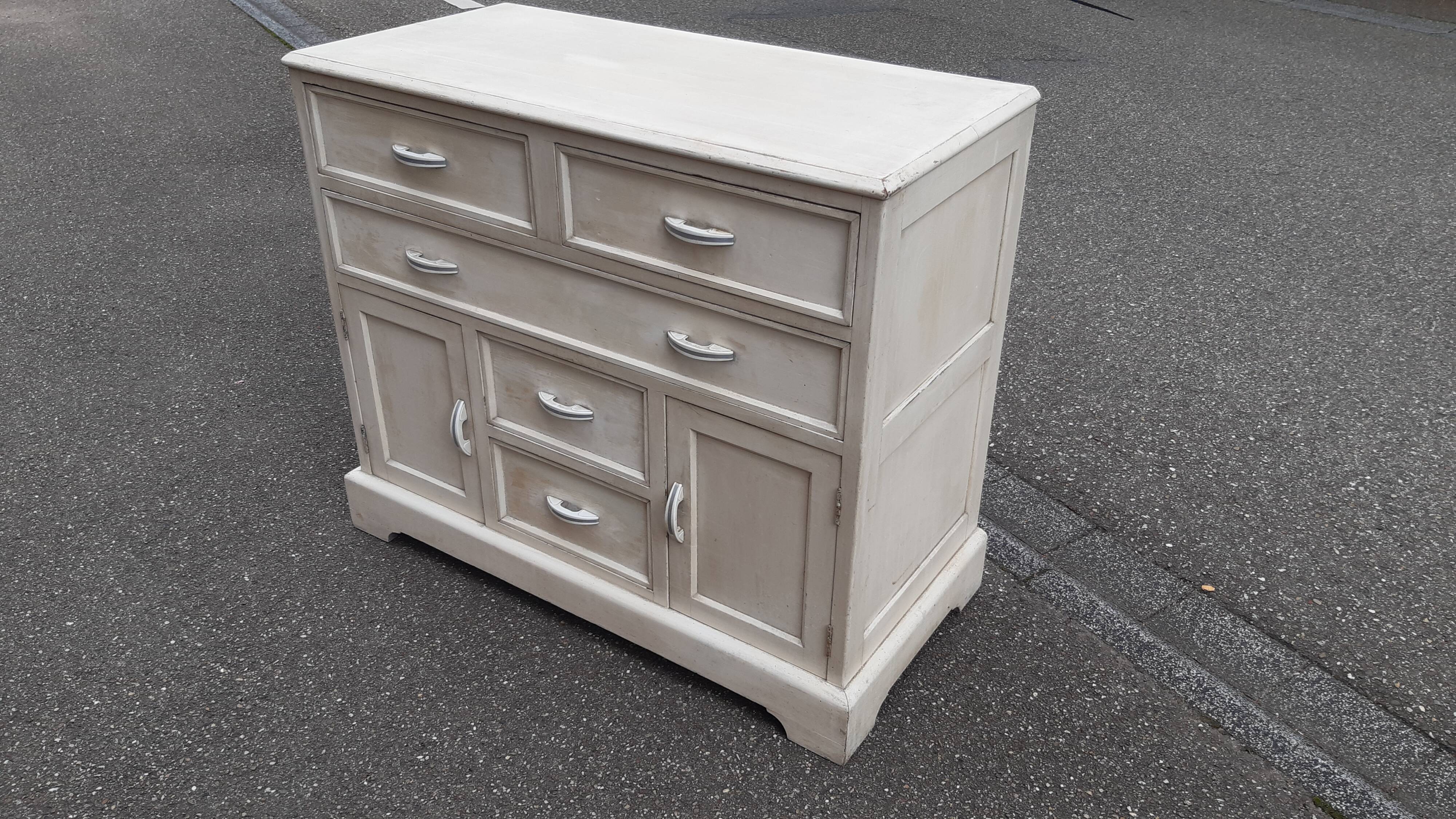 Commercial furniture with drawers