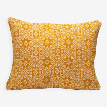 Yellow Dokmai cushion 40x50 cm
