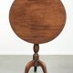 Table d'appoint / table d'angle inclinable anglaise du XVIIIe siècle