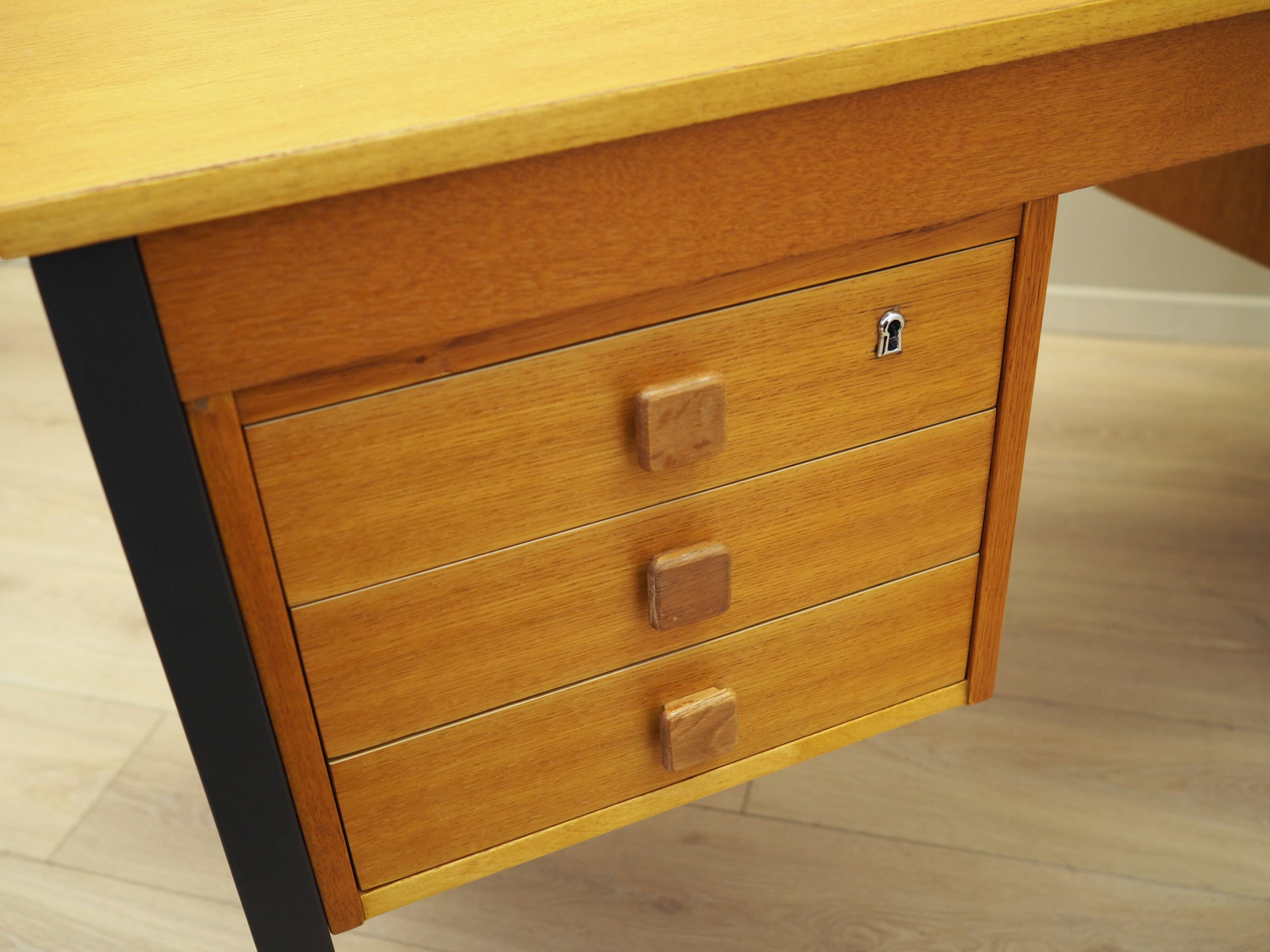 Ash desk, Danish design, 1970s, manufacturer: Domino Møbler