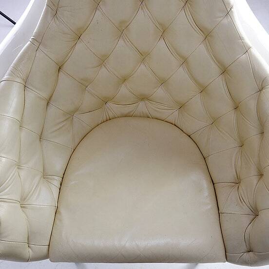 Showtime armchair by Jaime Hayon for BD Barcelona Design