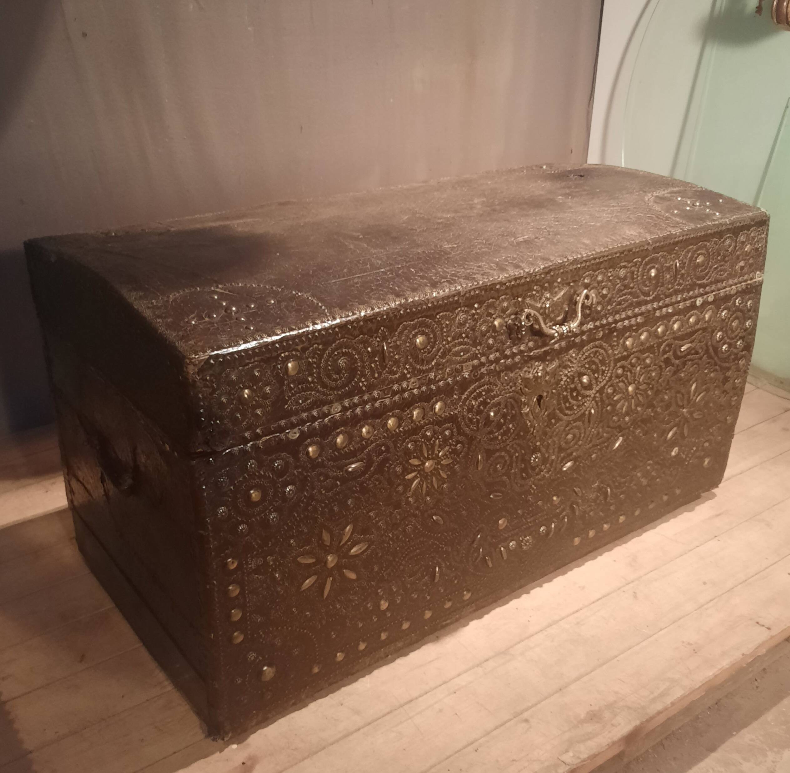 Nailed mallet from the eighteenth century