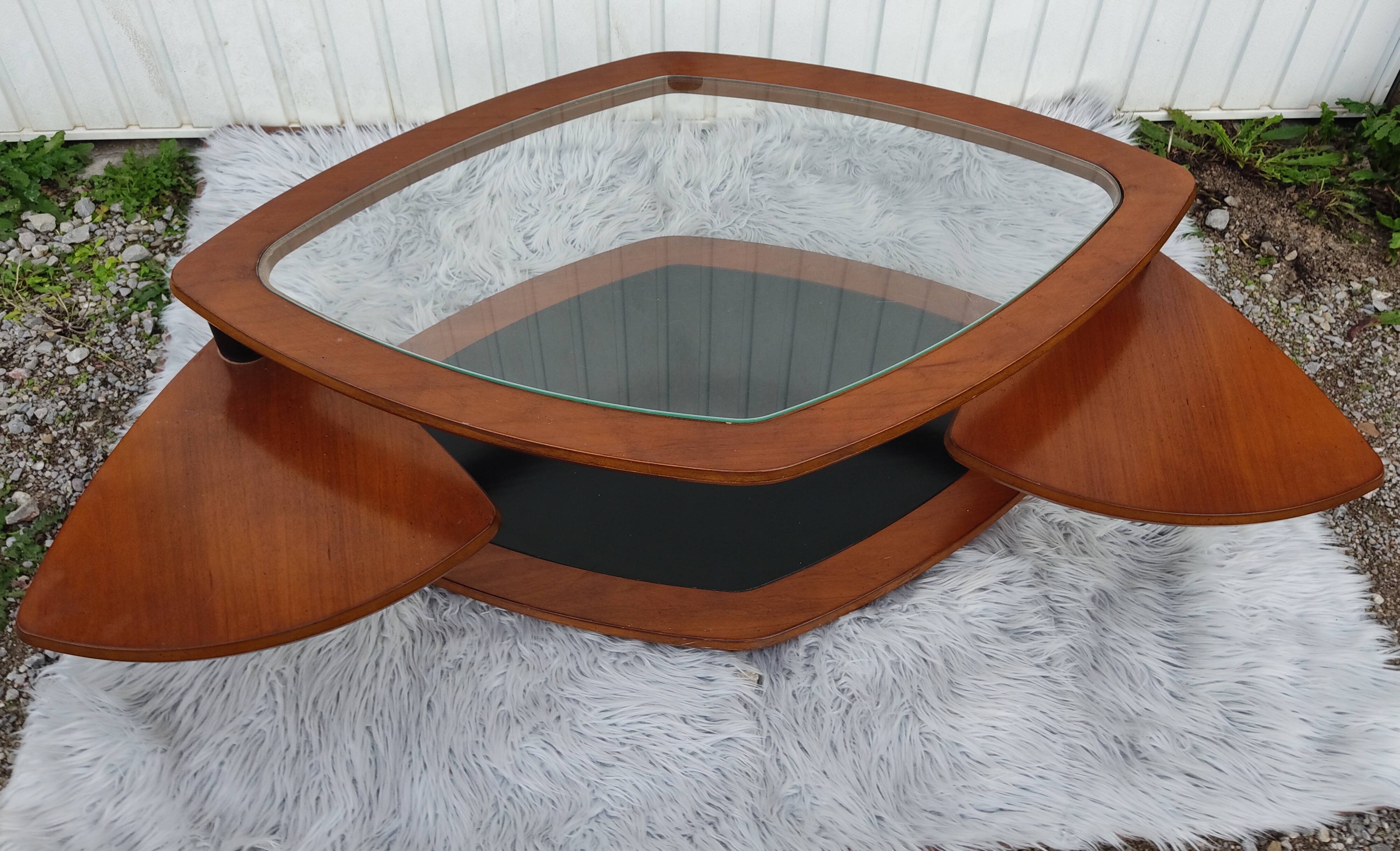 Vintage coffee table Delta diamond