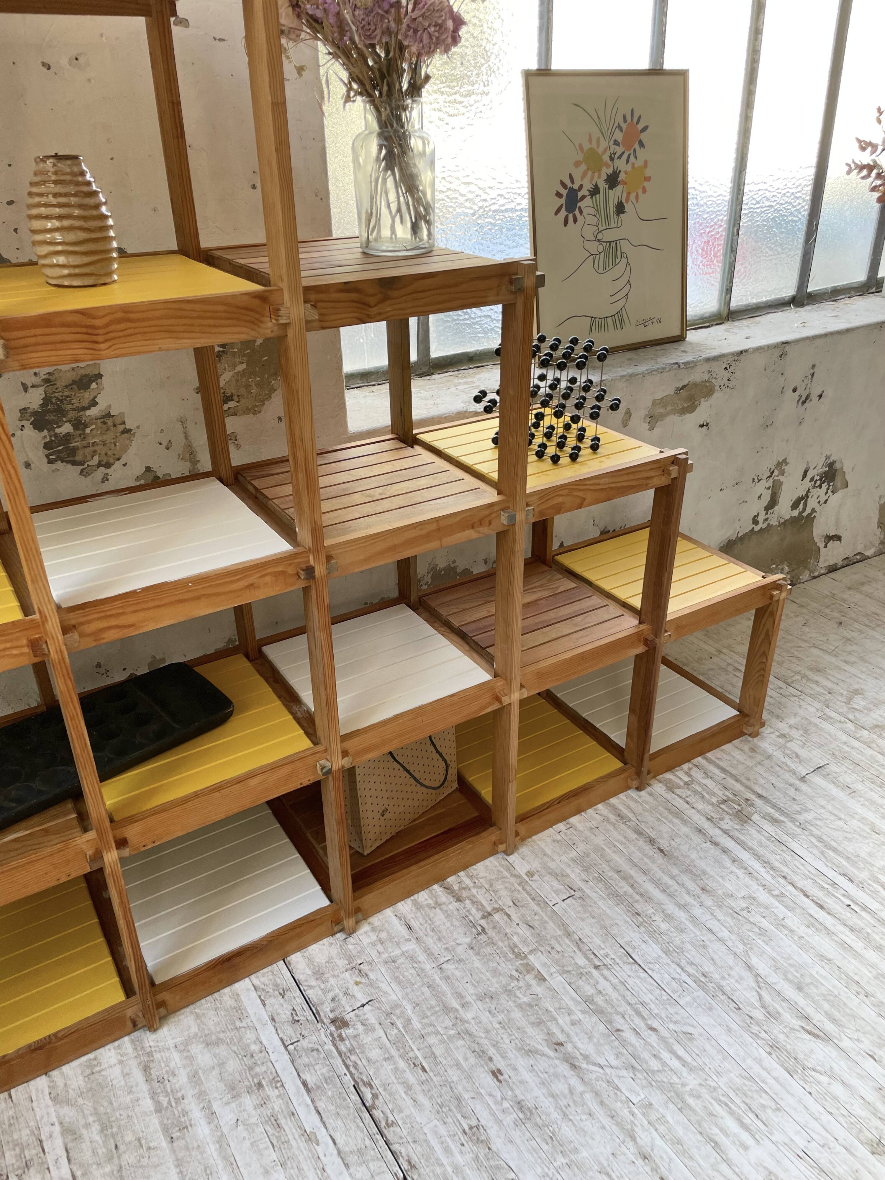 Bauhaus Maison Regain yellow white shelf