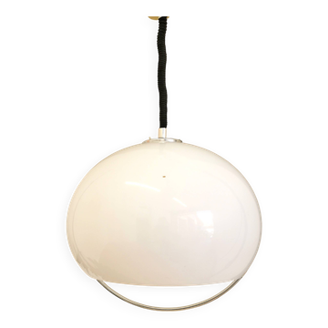 Suspension Meblo blanche vintage : luminaires italiens des années 1970, inspirés de l'ère spatiale.