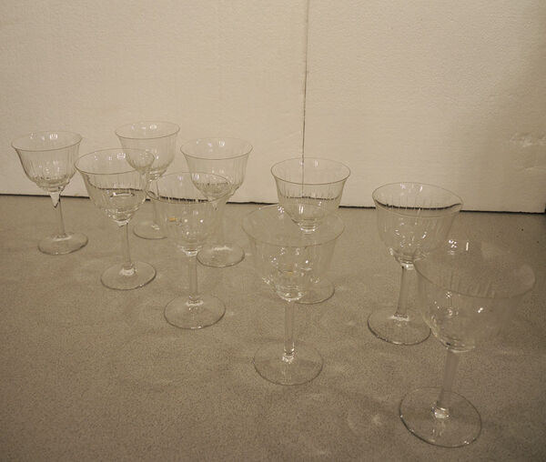9 anciens verres à pied motif taillé Villeroy boch