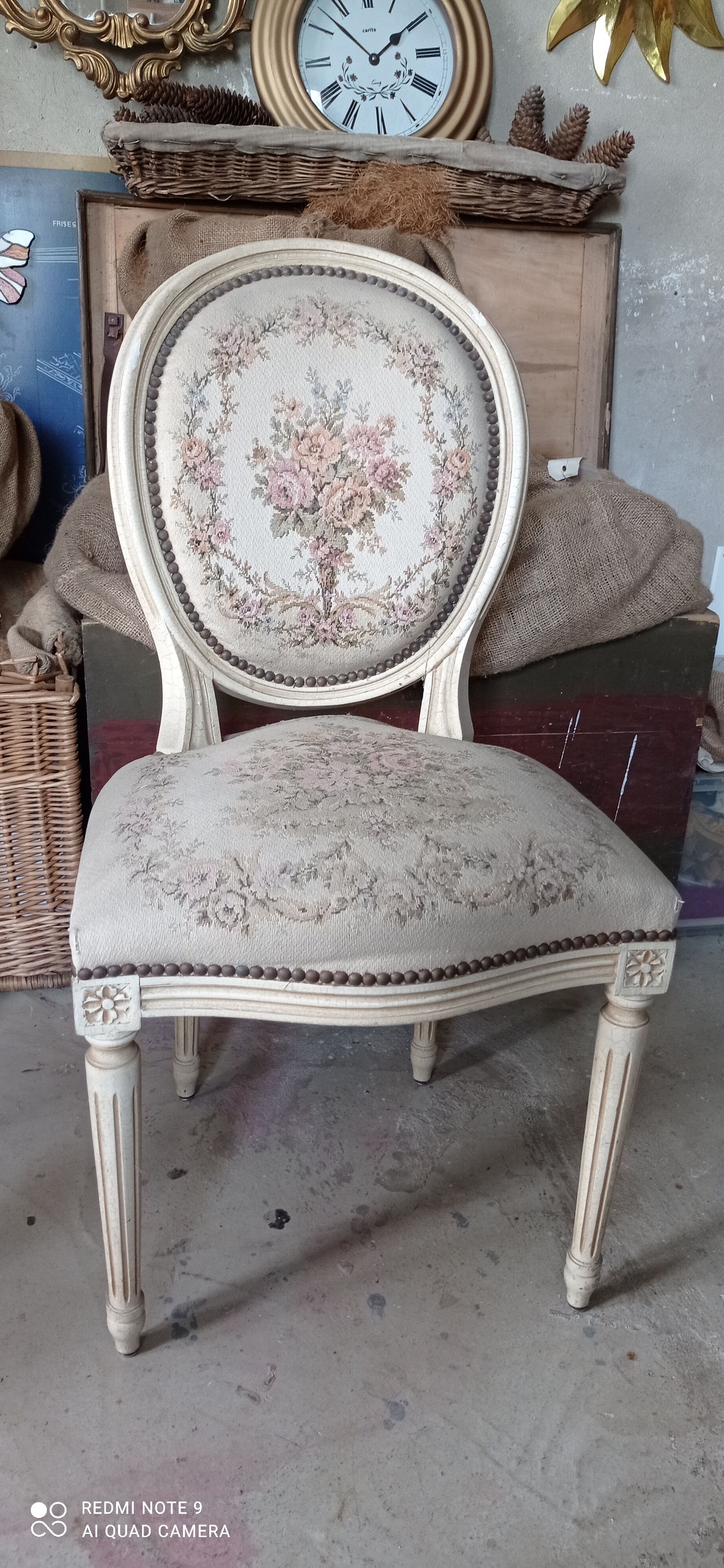 Chaise médaillon